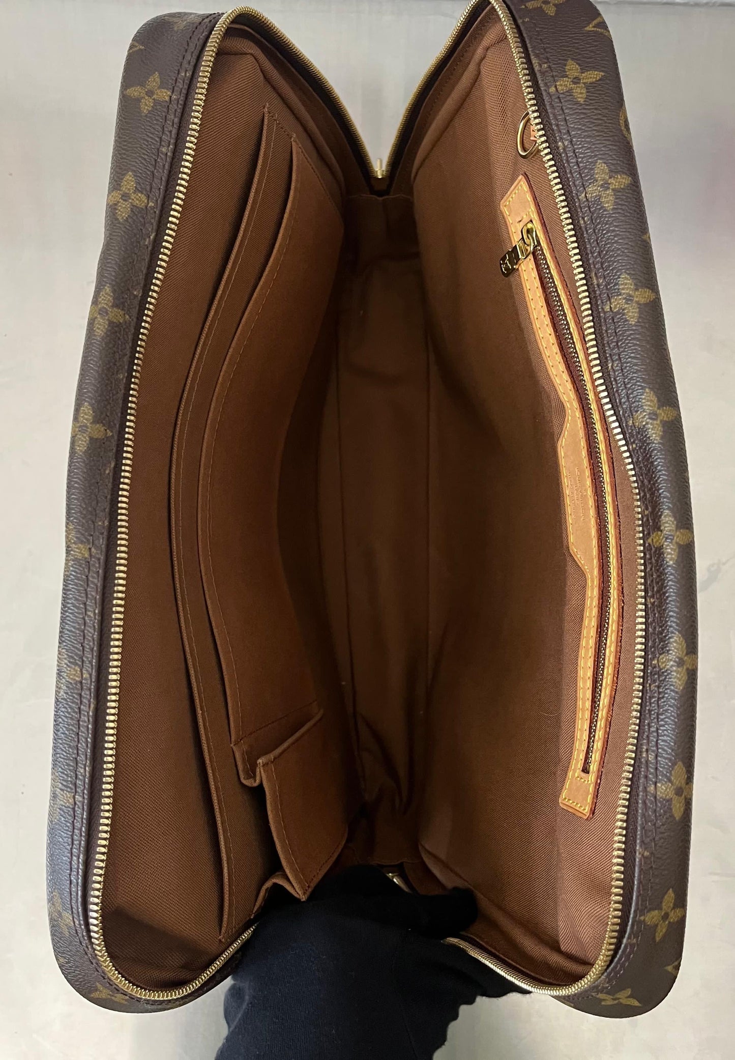 Louis Vuitton Porte Documents Pegase Monogram