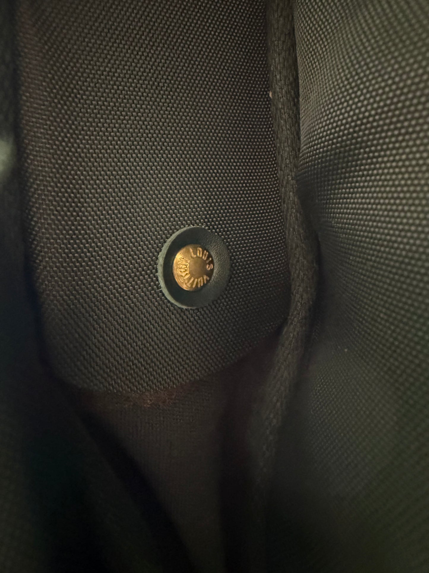 Louis Vuitton Taiga Gibeciere Kleidersack
