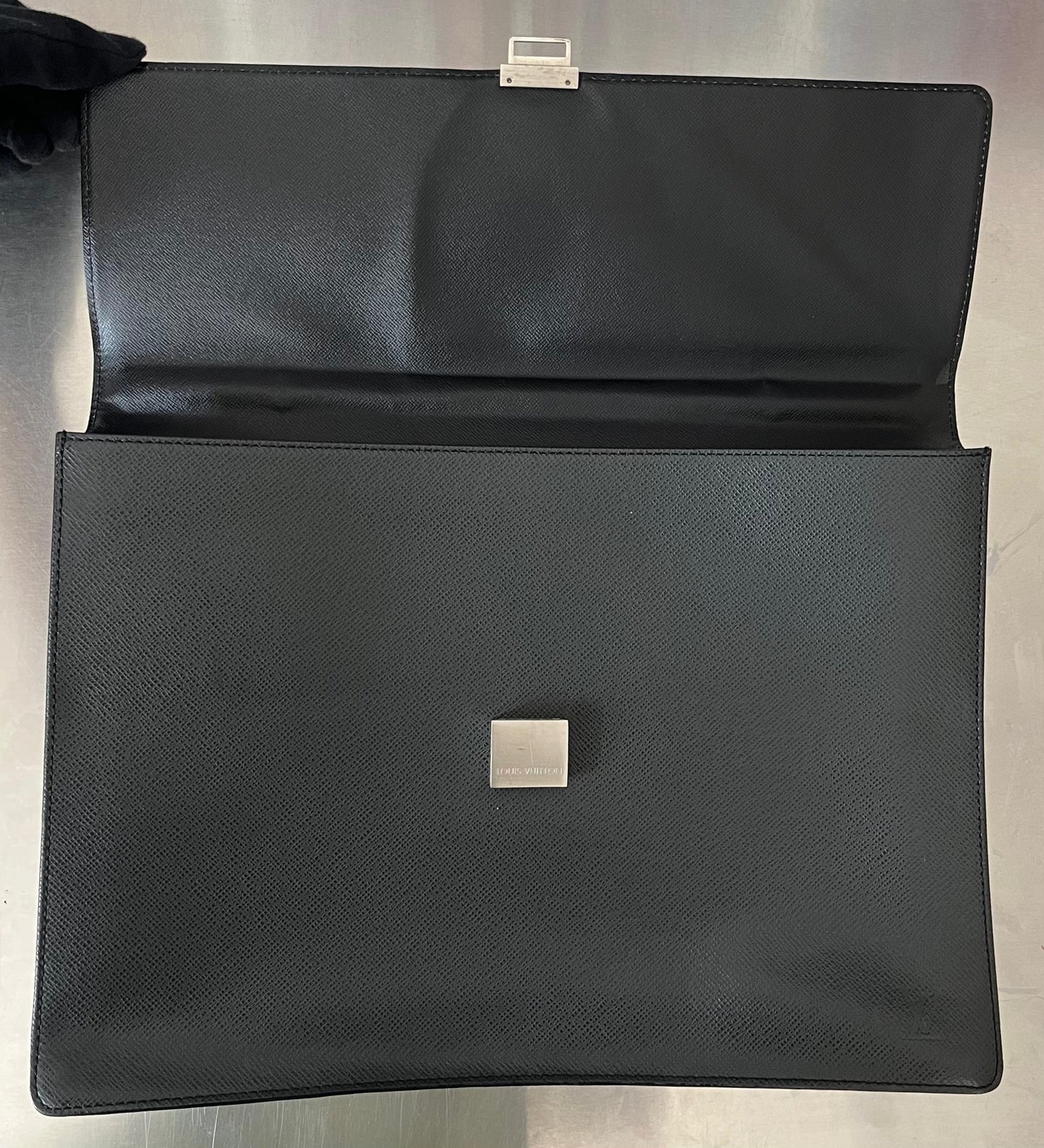Louis Vuitton Angara Taiga