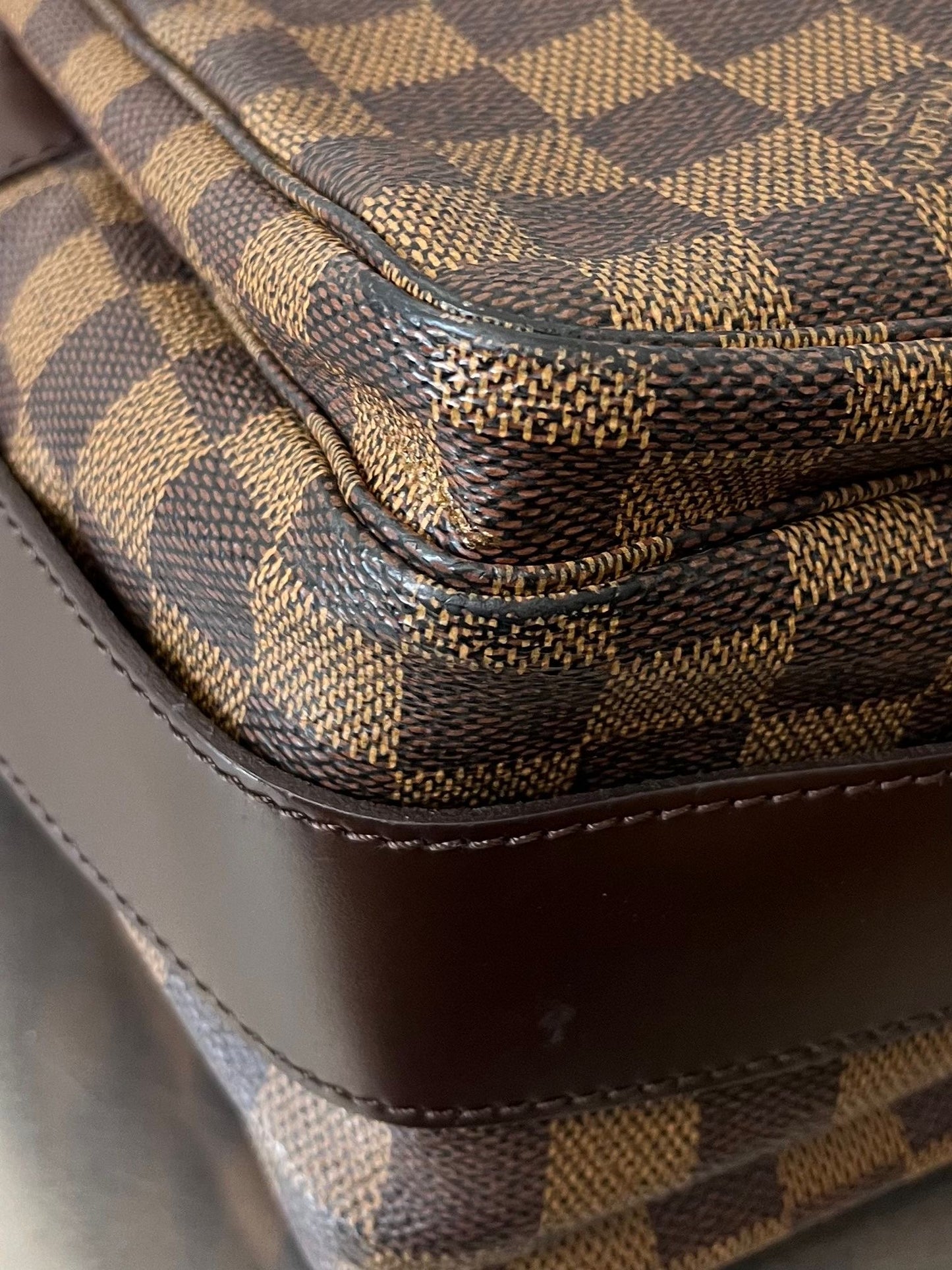 Louis Vuitton Naviglio Messenger