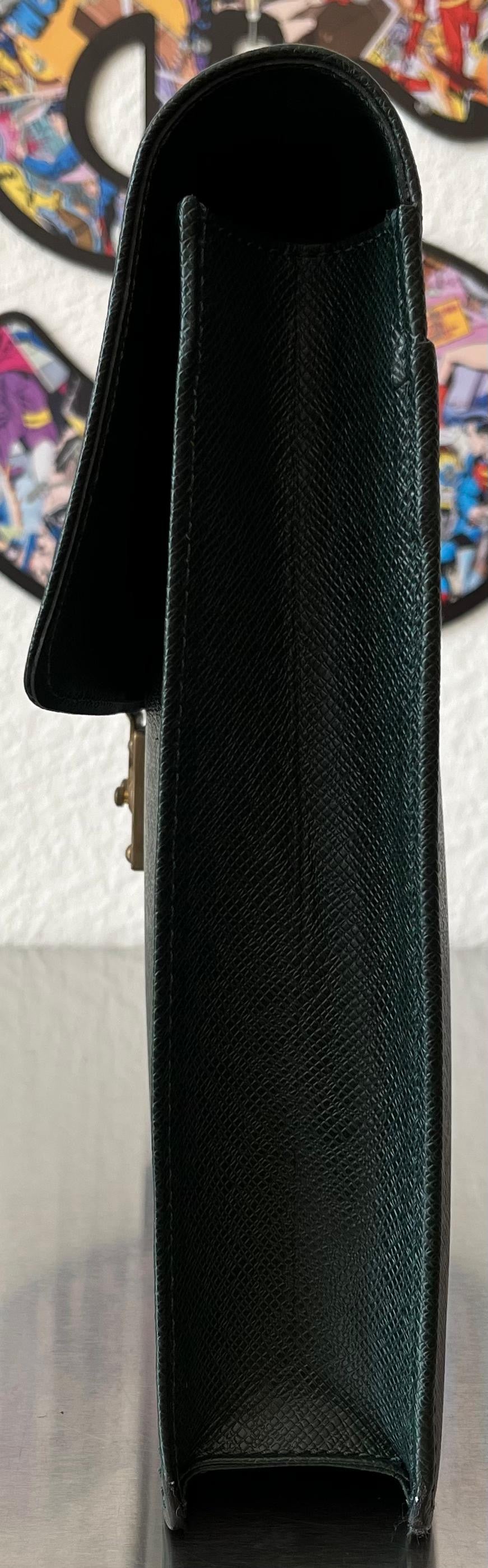 Louis Vuitton Serviette Kourad