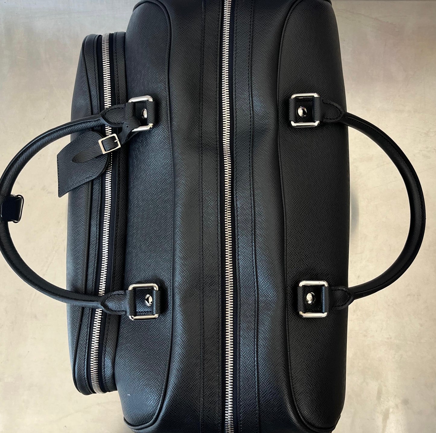 Louis Vuitton Nikolai Taiga Leder
