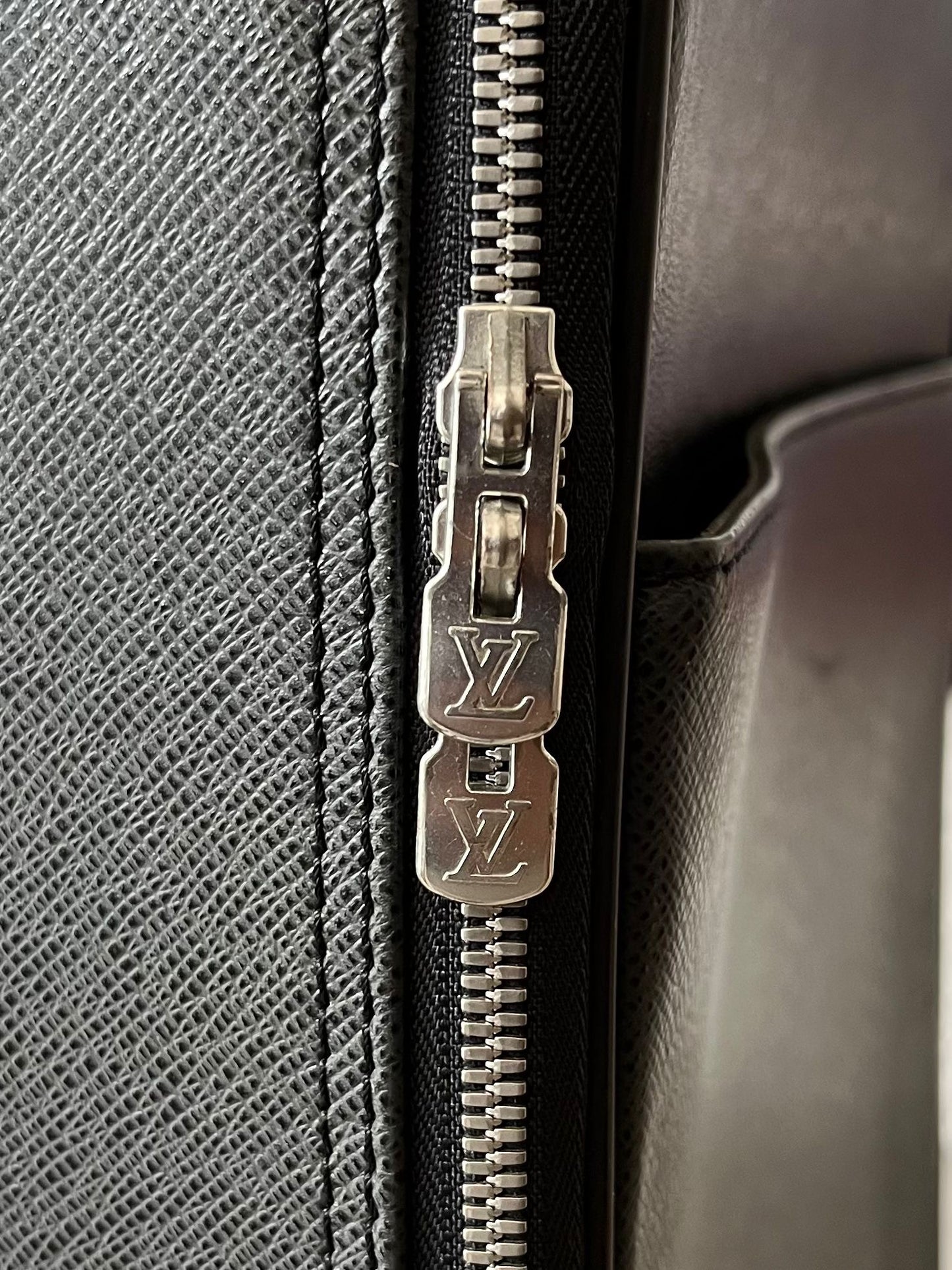 Louis Vuitton Pegase 50 Taiga