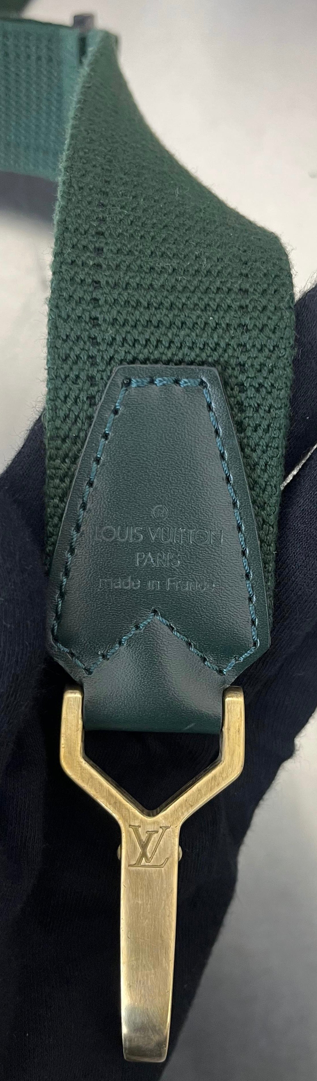 Louis Vuitton Kendall PM Taiga Leder