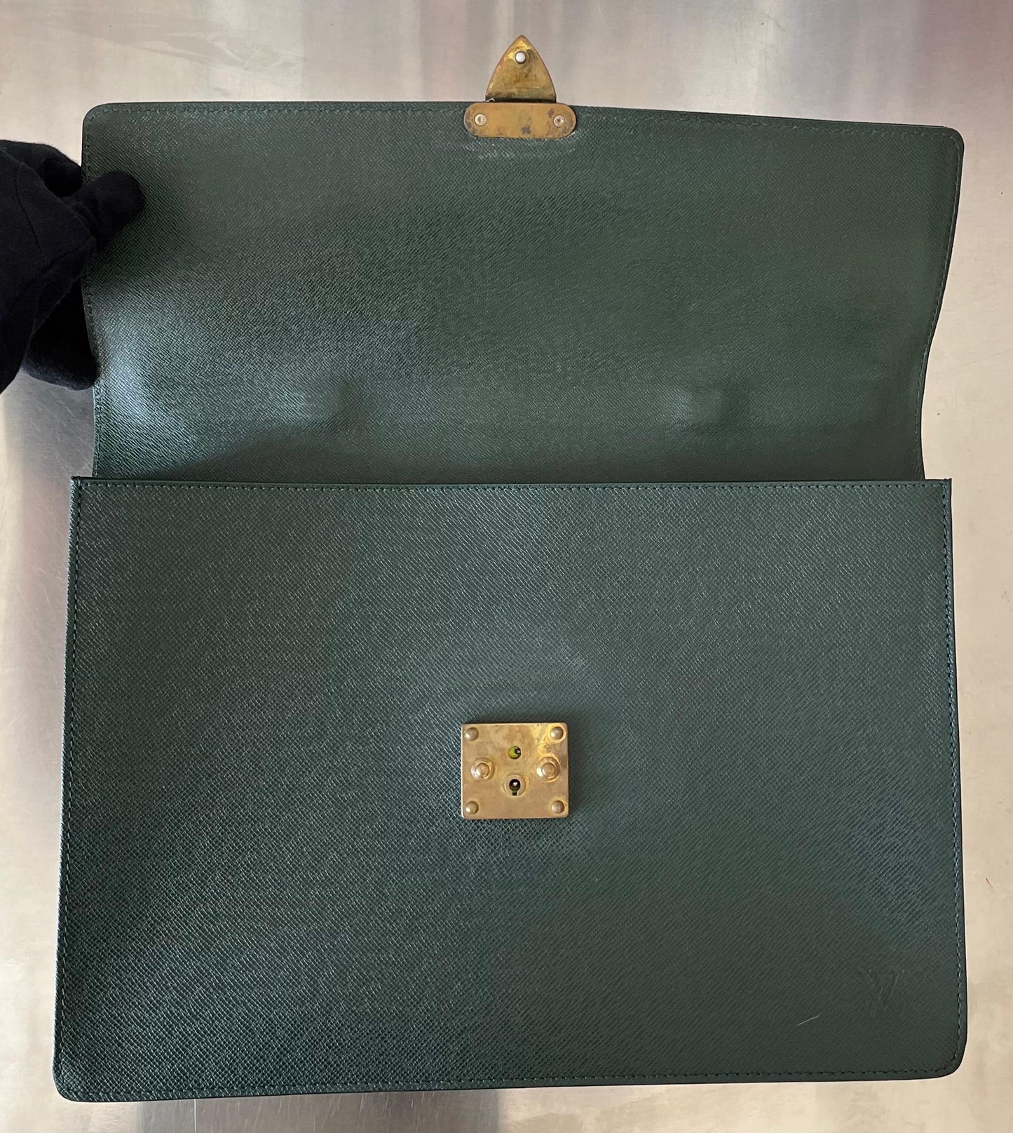 Louis Vuitton Serviette Kourad
