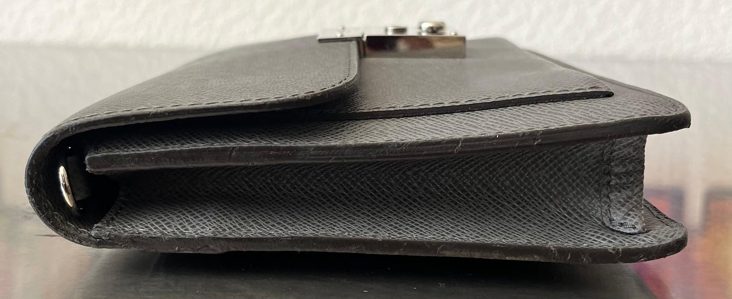 Louis Vuitton Neo Bellaia Taiga Leder