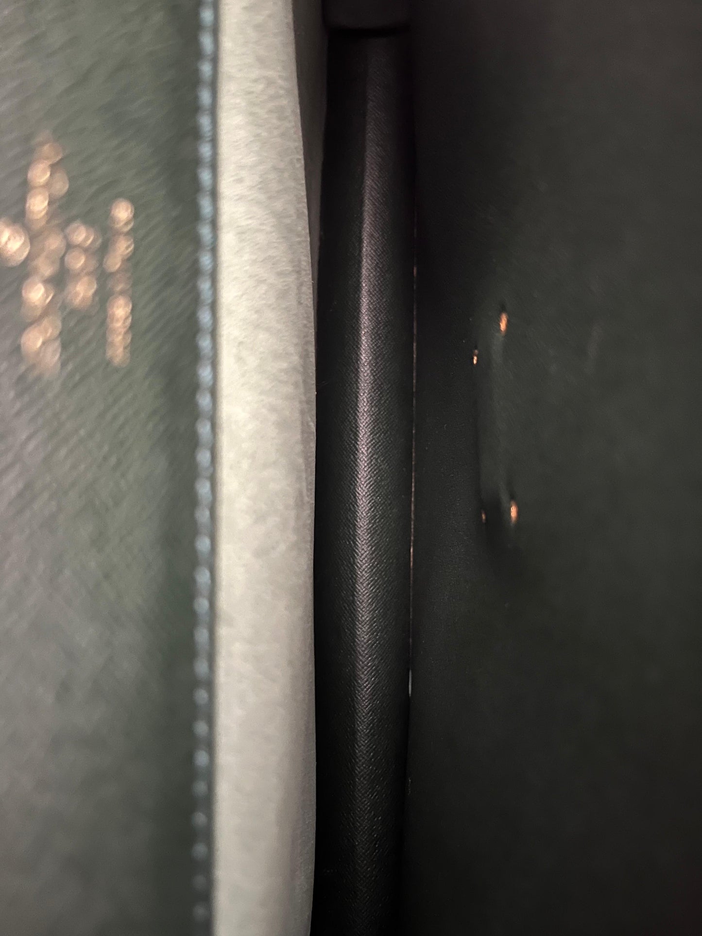 Louis Vuitton Serviette Kourad (Dunkelgrün)