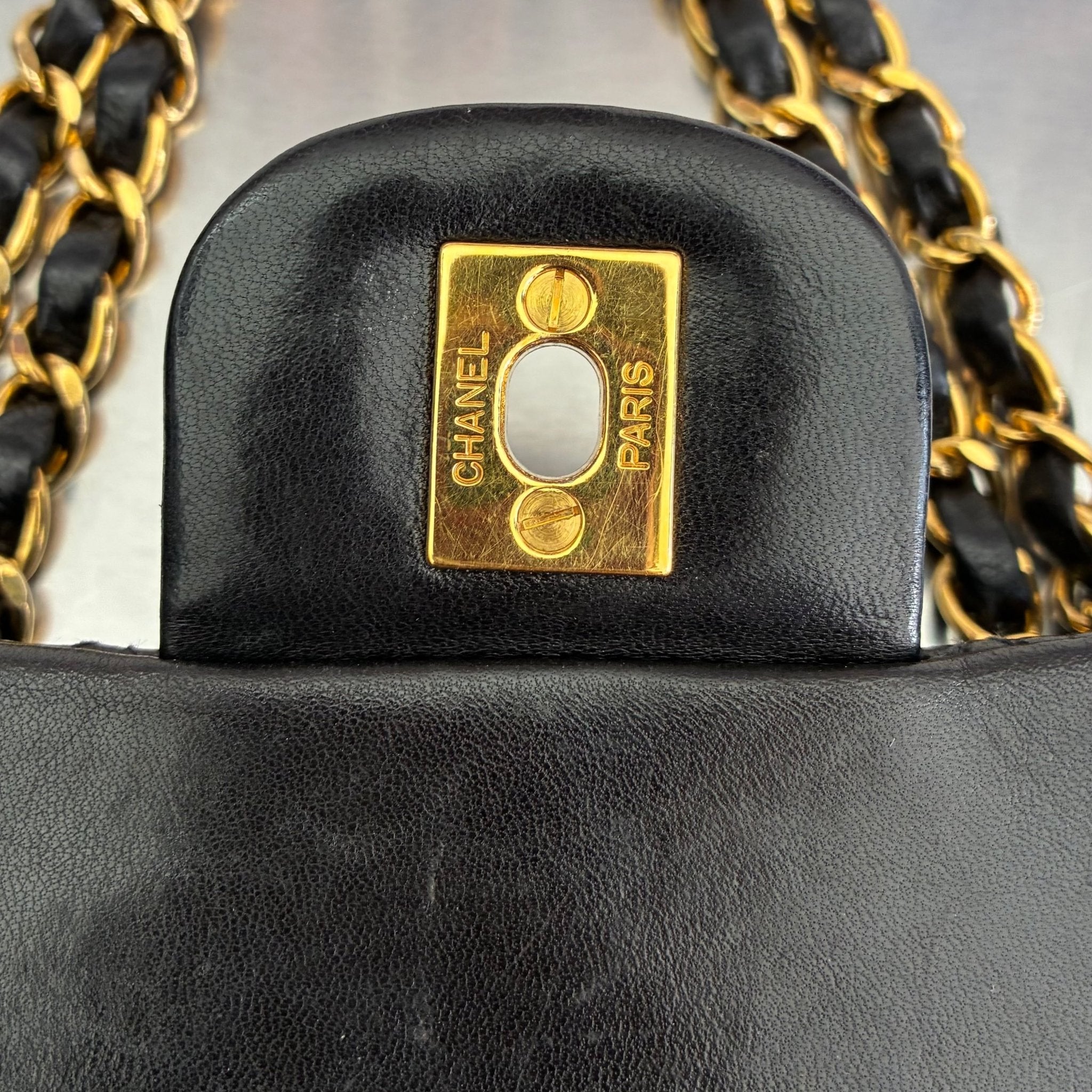Chanel Timeless mittelgroße Tasche Lammleder