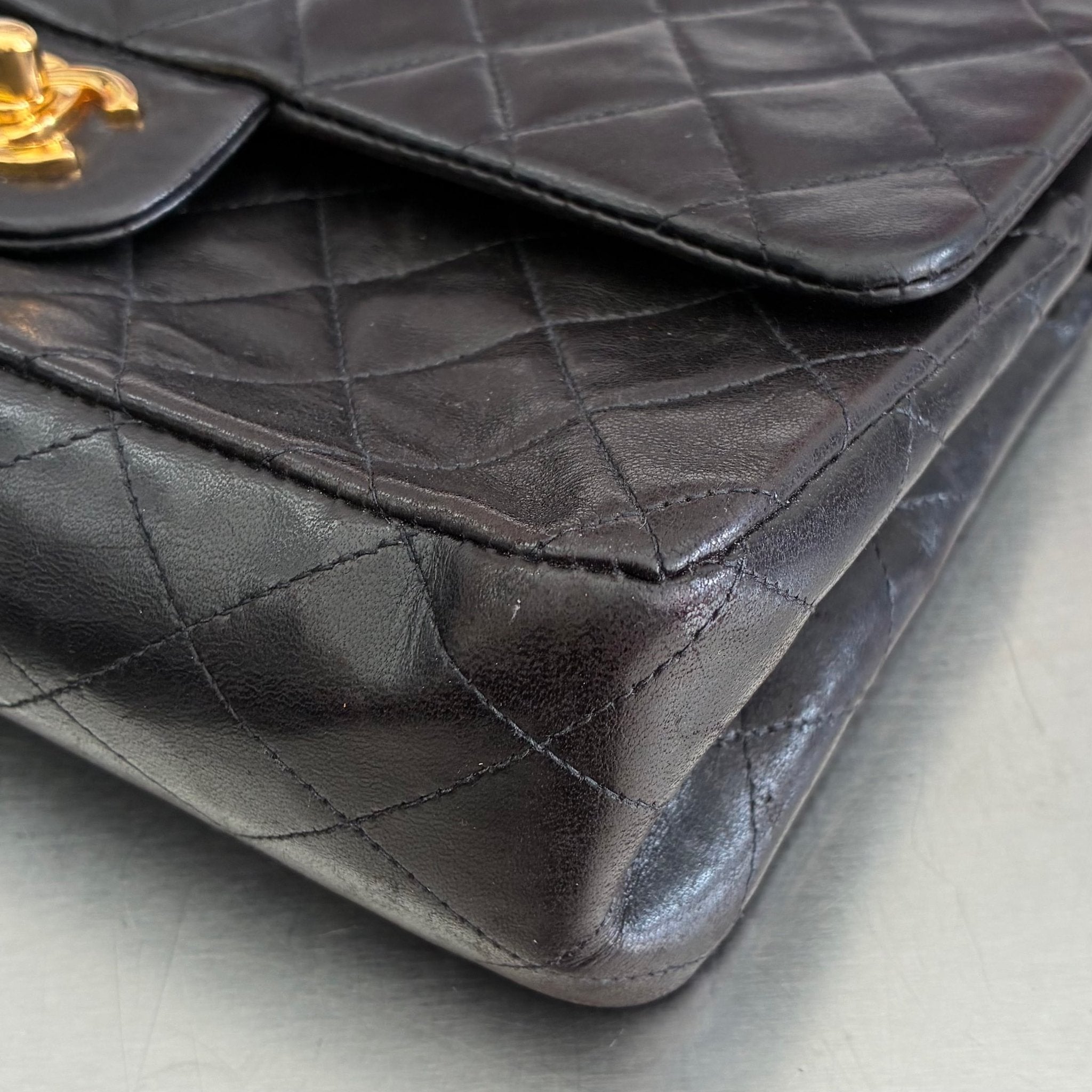 Chanel Timeless mittelgroße Tasche Lammleder