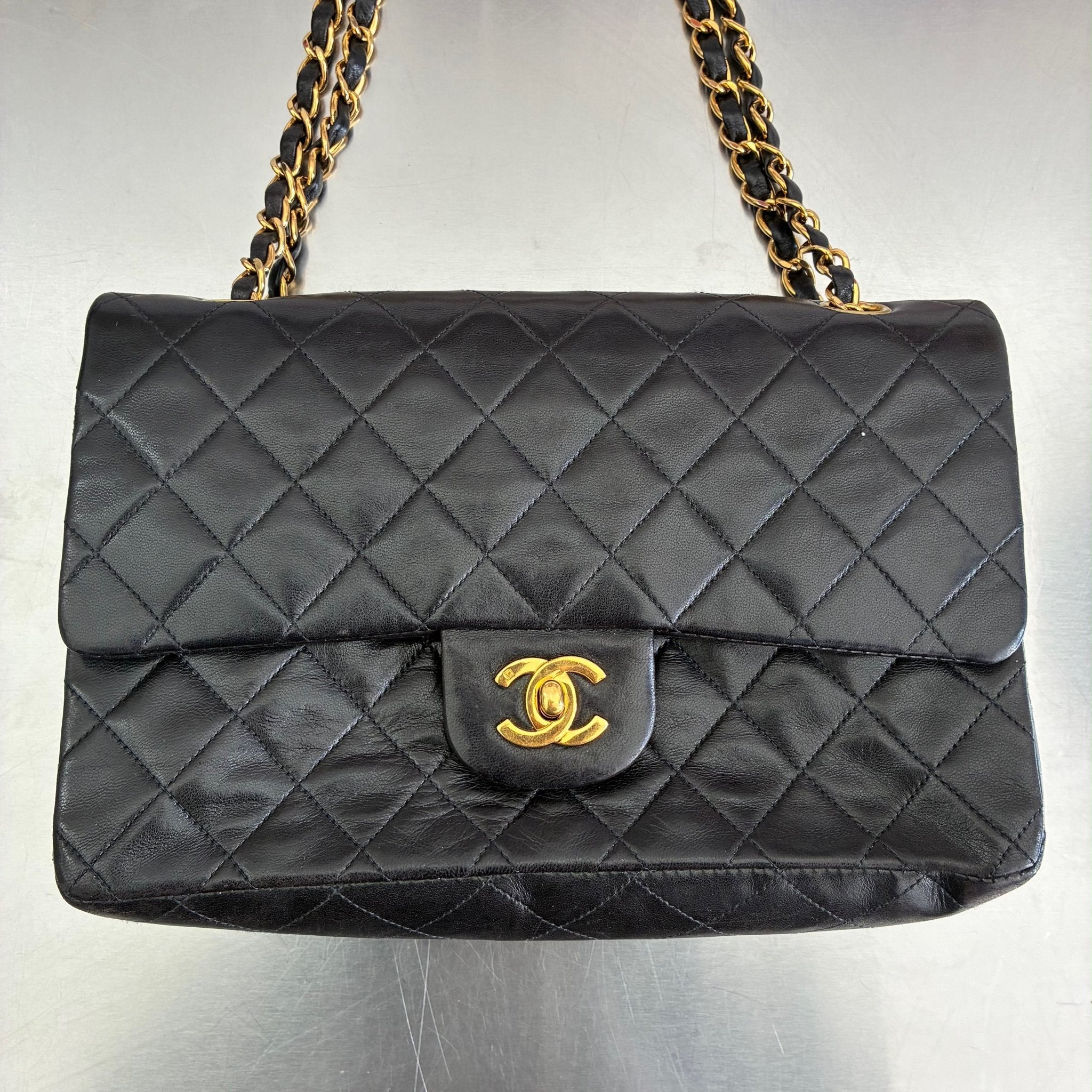 Chanel Timeless mittelgroße Tasche Lammleder