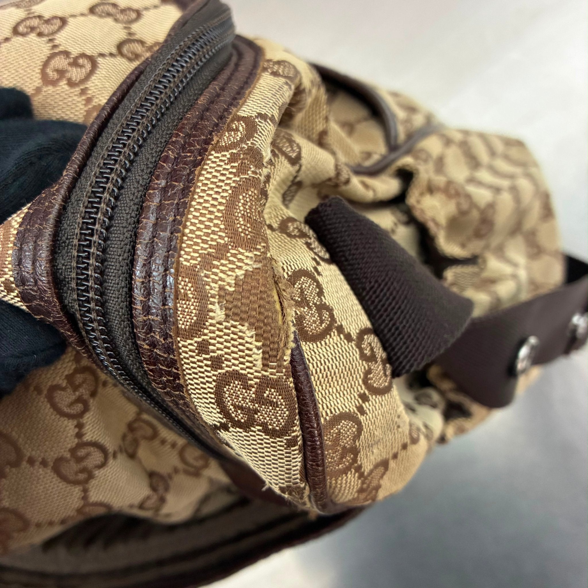 Gucci Umhängetasche / Wickeltasche