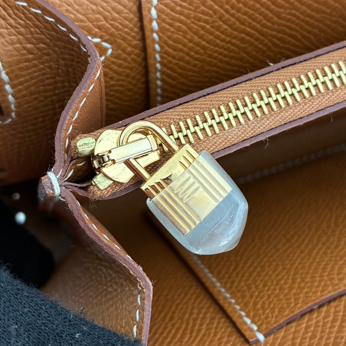 Hermès Kelly To Go Tressage Epsom Gold / Sésame