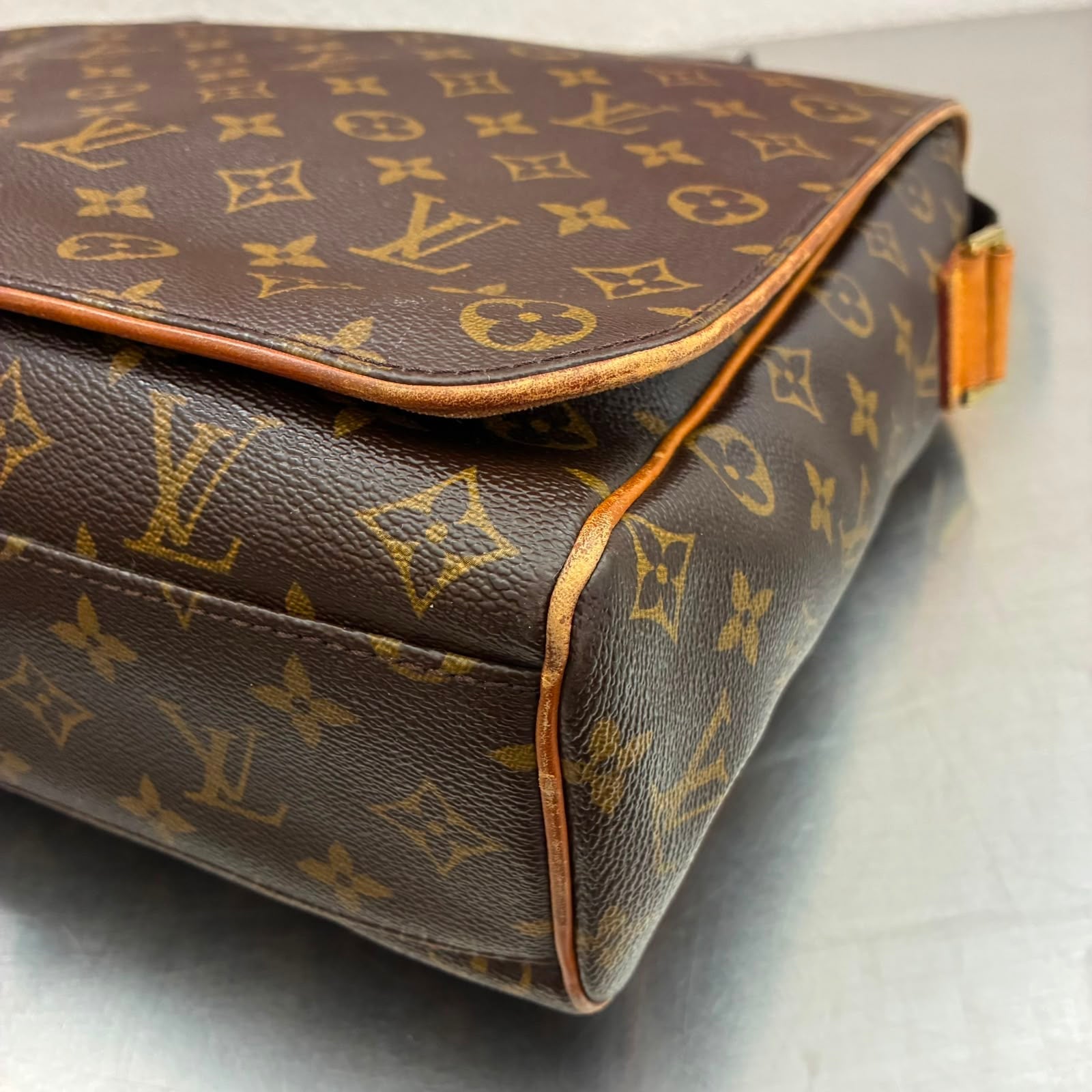 Louis Vuitton Abbesses Monogram M45257