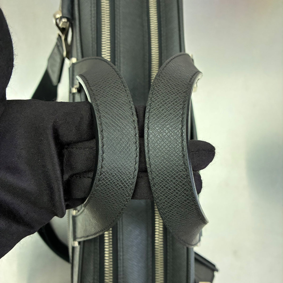 Louis Vuitton Alexander Taiga