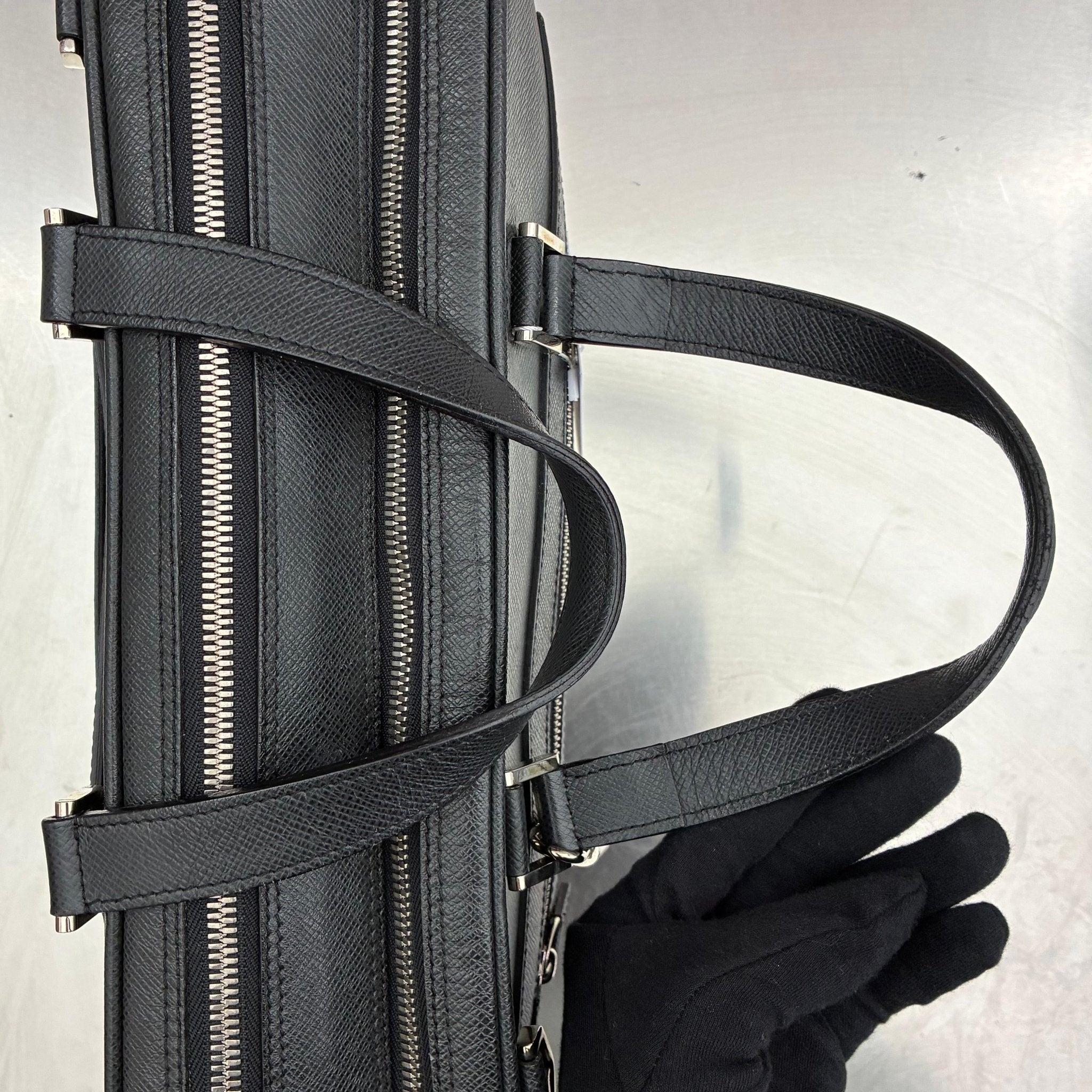 Louis Vuitton Alexander Taiga