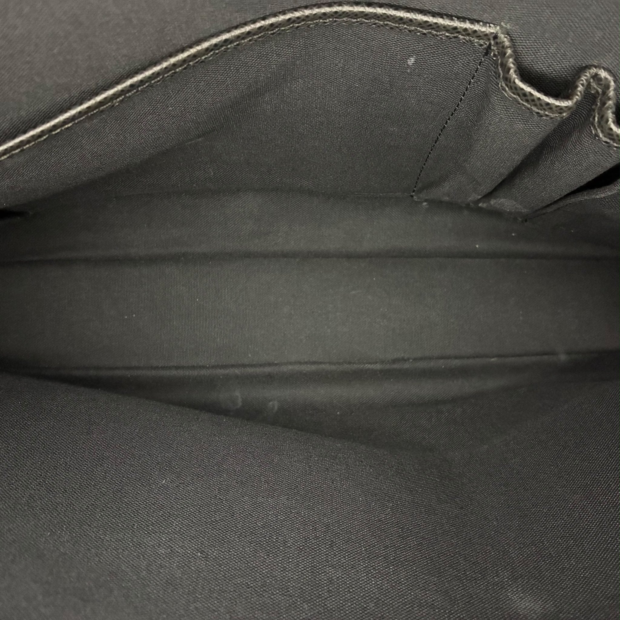 Louis Vuitton Alexander Taiga