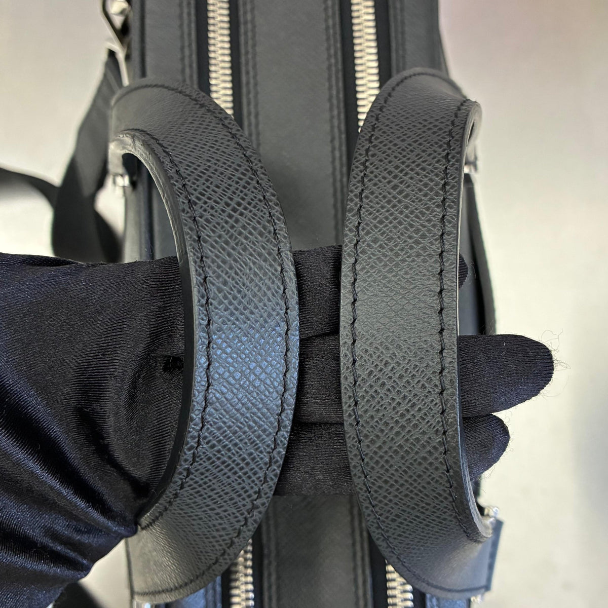 Louis Vuitton Alexander Taiga