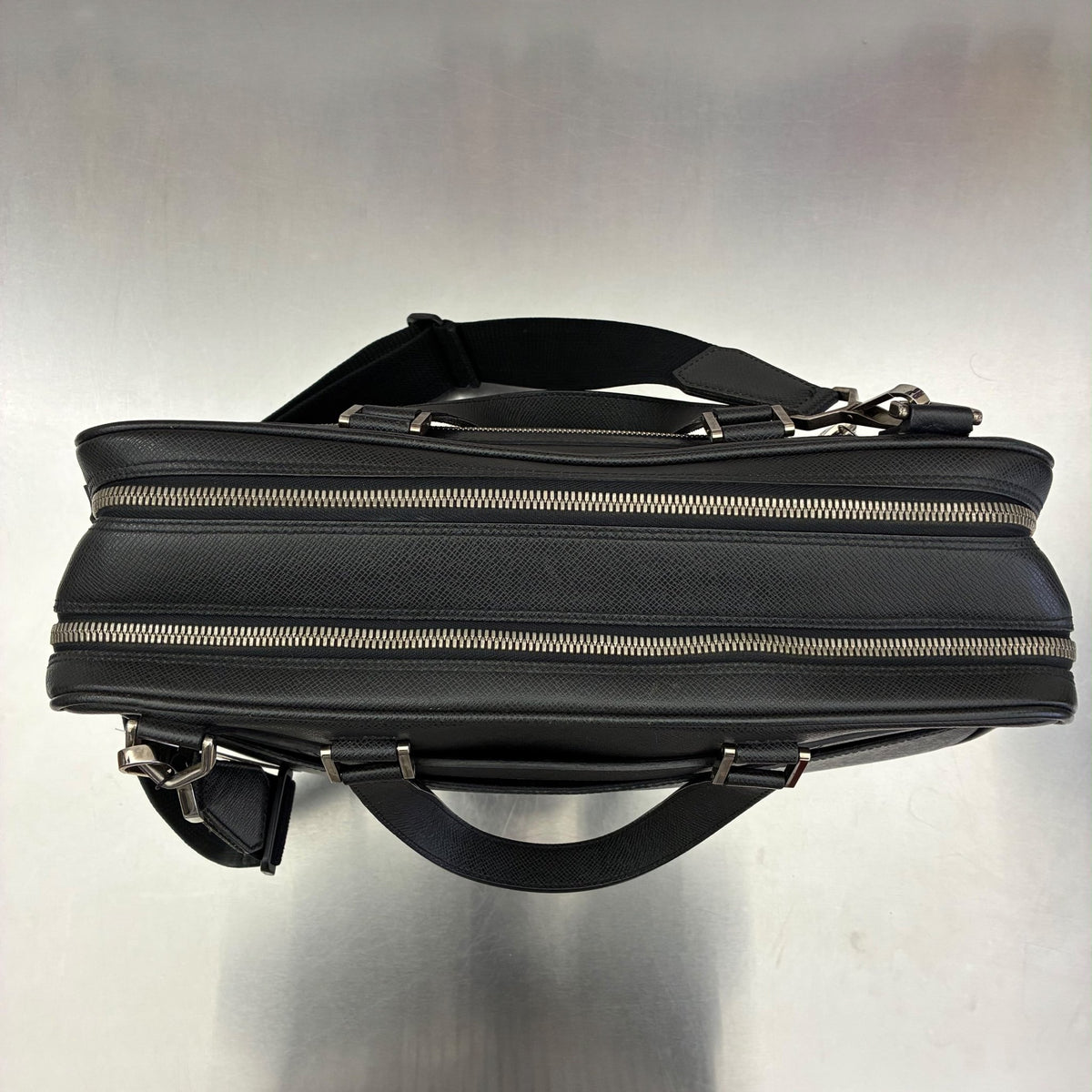 Louis Vuitton Alexander Taiga