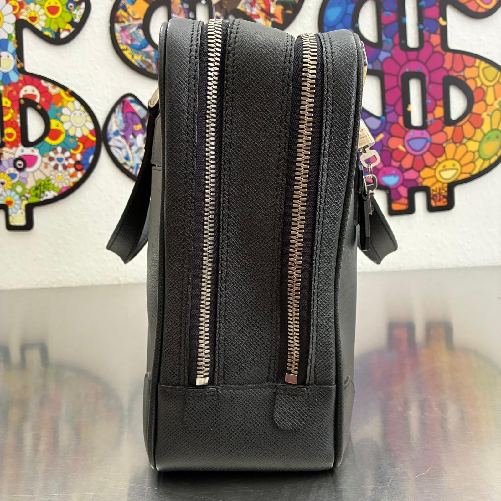 Louis Vuitton Alexander Taiga