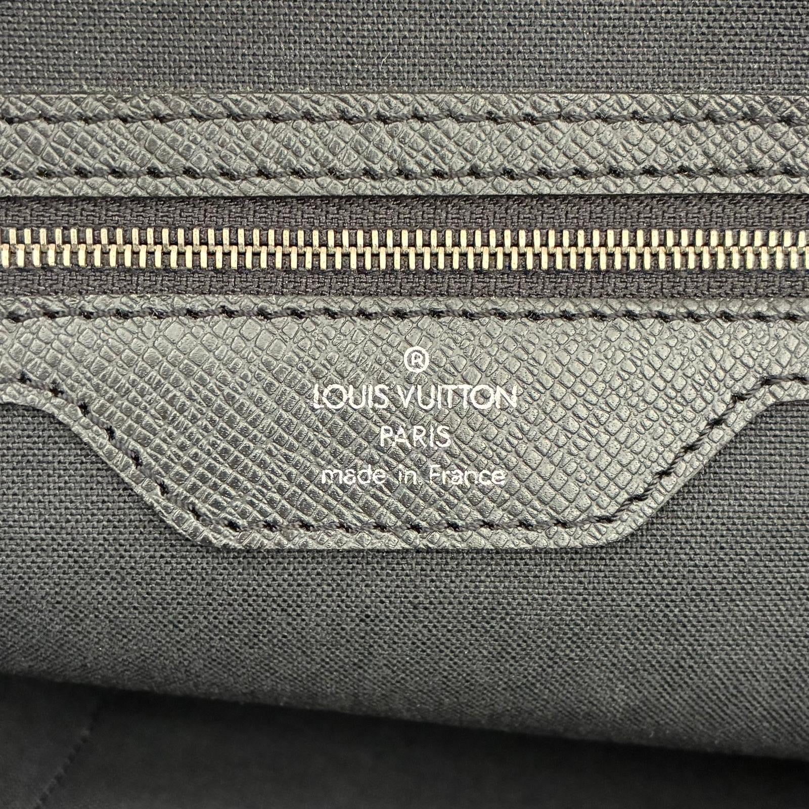 Louis Vuitton Alexander Taiga