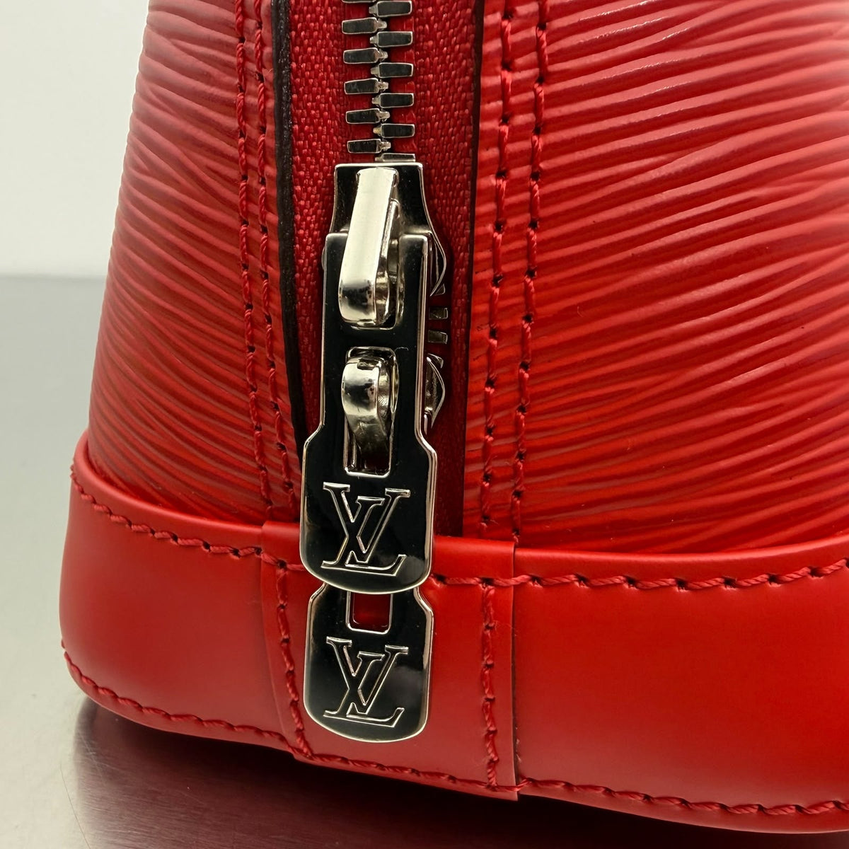 Louis Vuitton Alma BB Epi