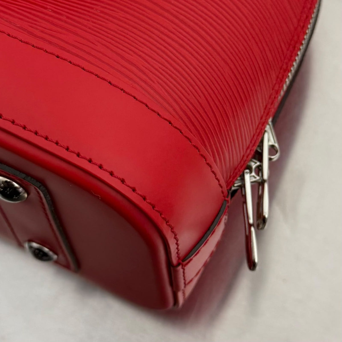 Louis Vuitton Alma BB Epi