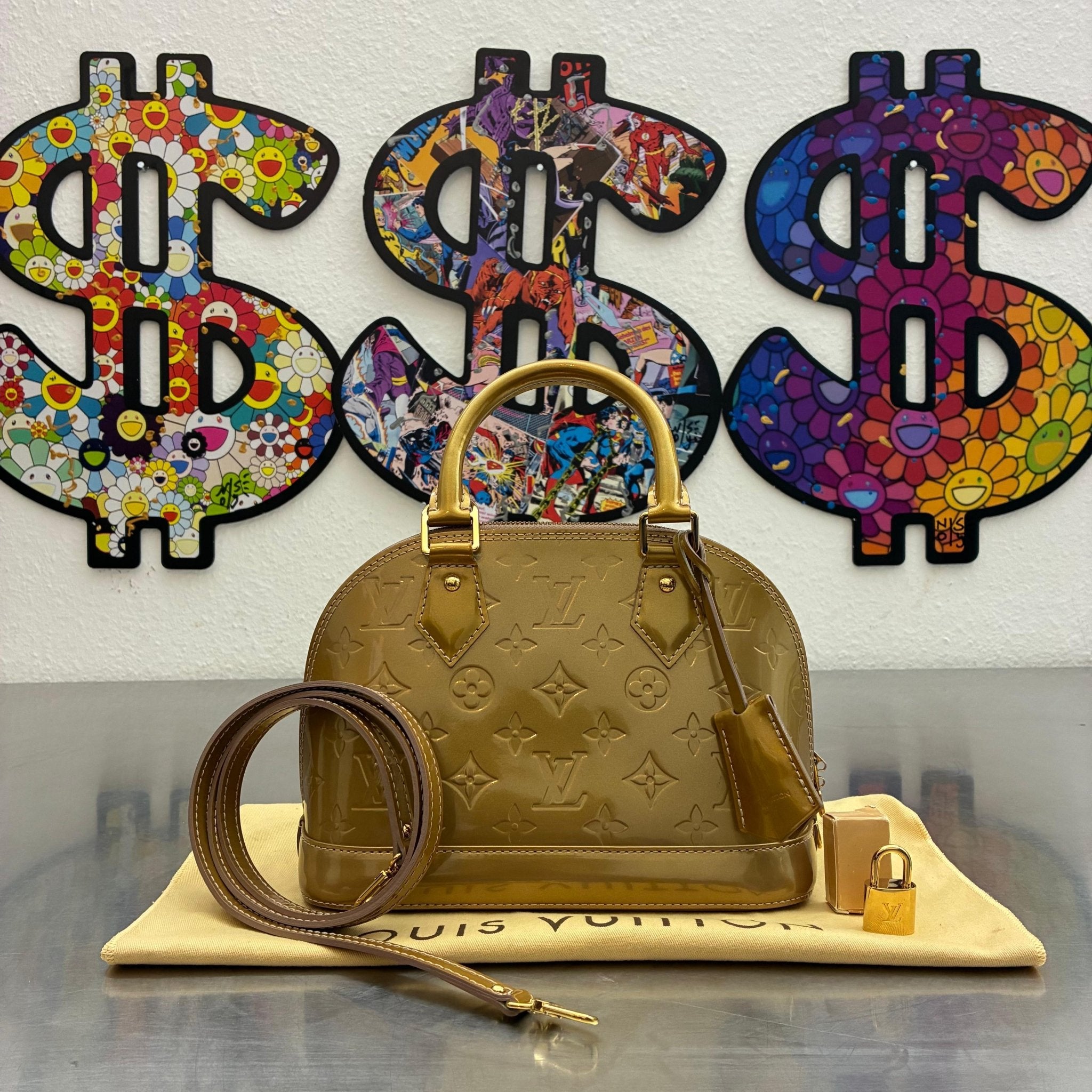 Louis Vuitton Alma BB Vernis