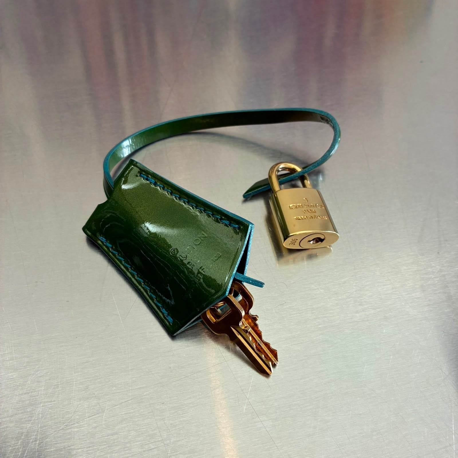 Louis Vuitton Alma GM Vernis