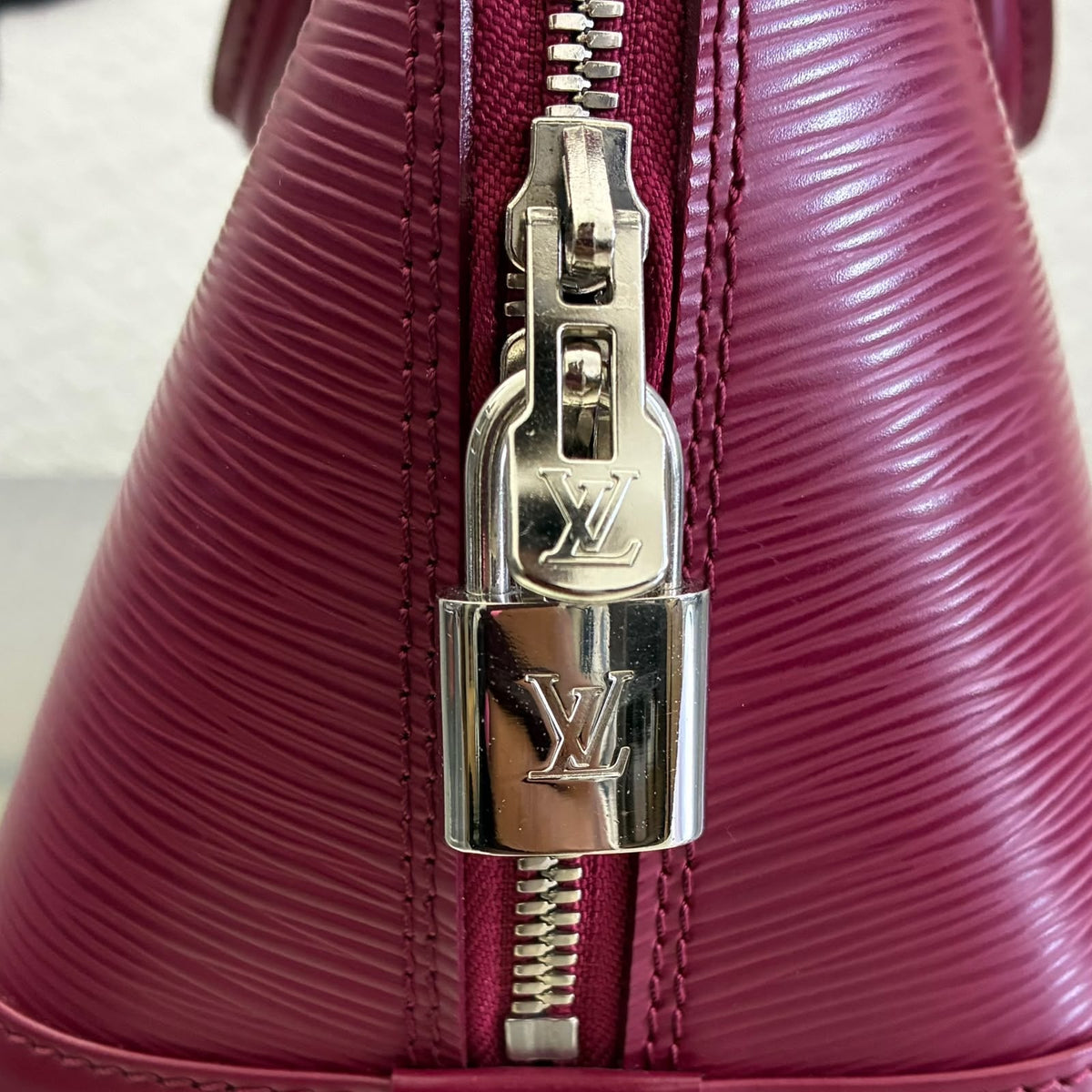 Louis Vuitton Alma PM Epi