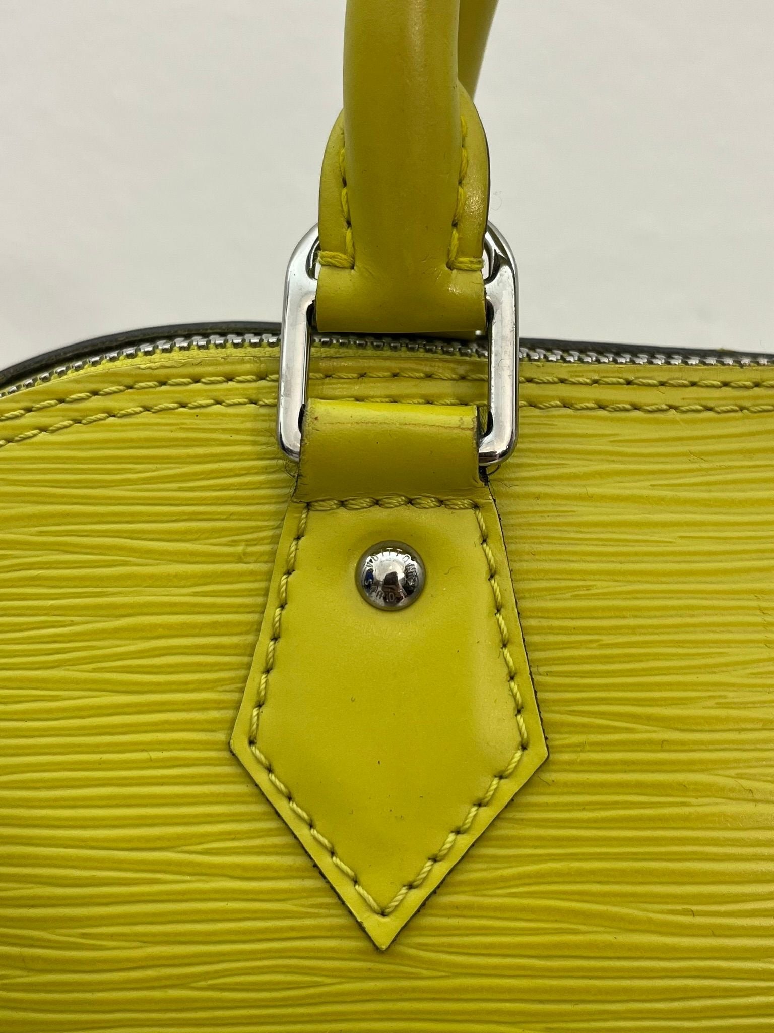 Louis Vuitton Alma PM Epi