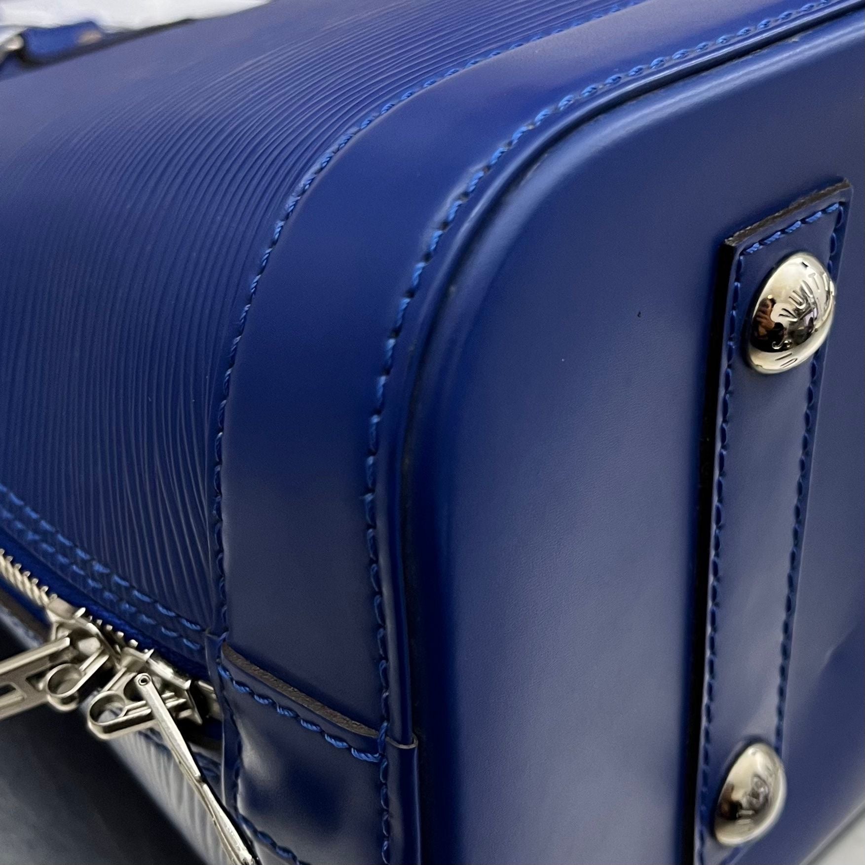 Louis Vuitton Alma PM Epi