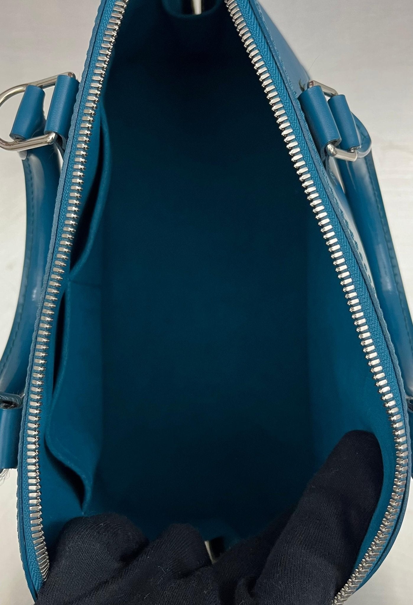 Louis Vuitton Alma PM Epi