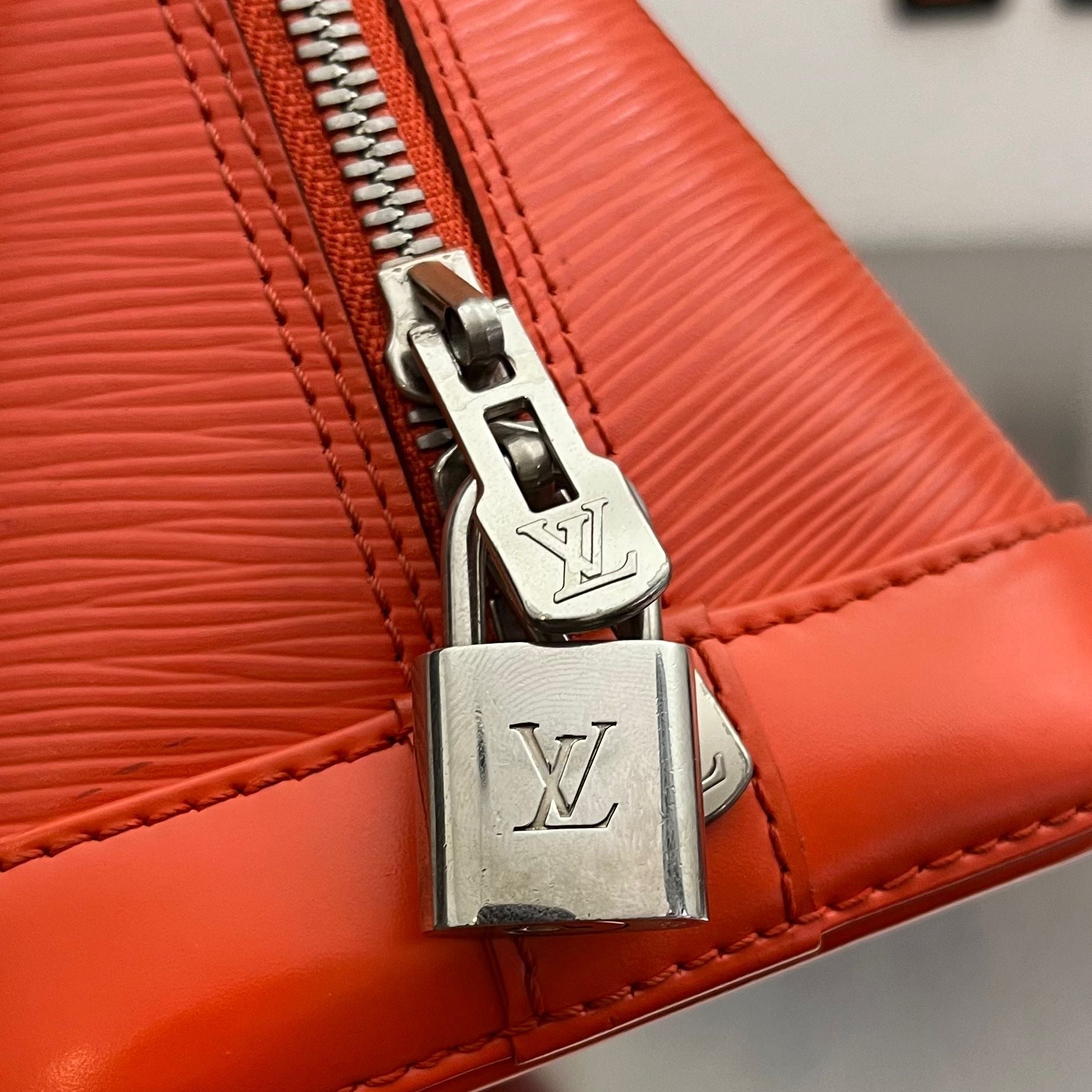 Louis Vuitton Alma PM Epi