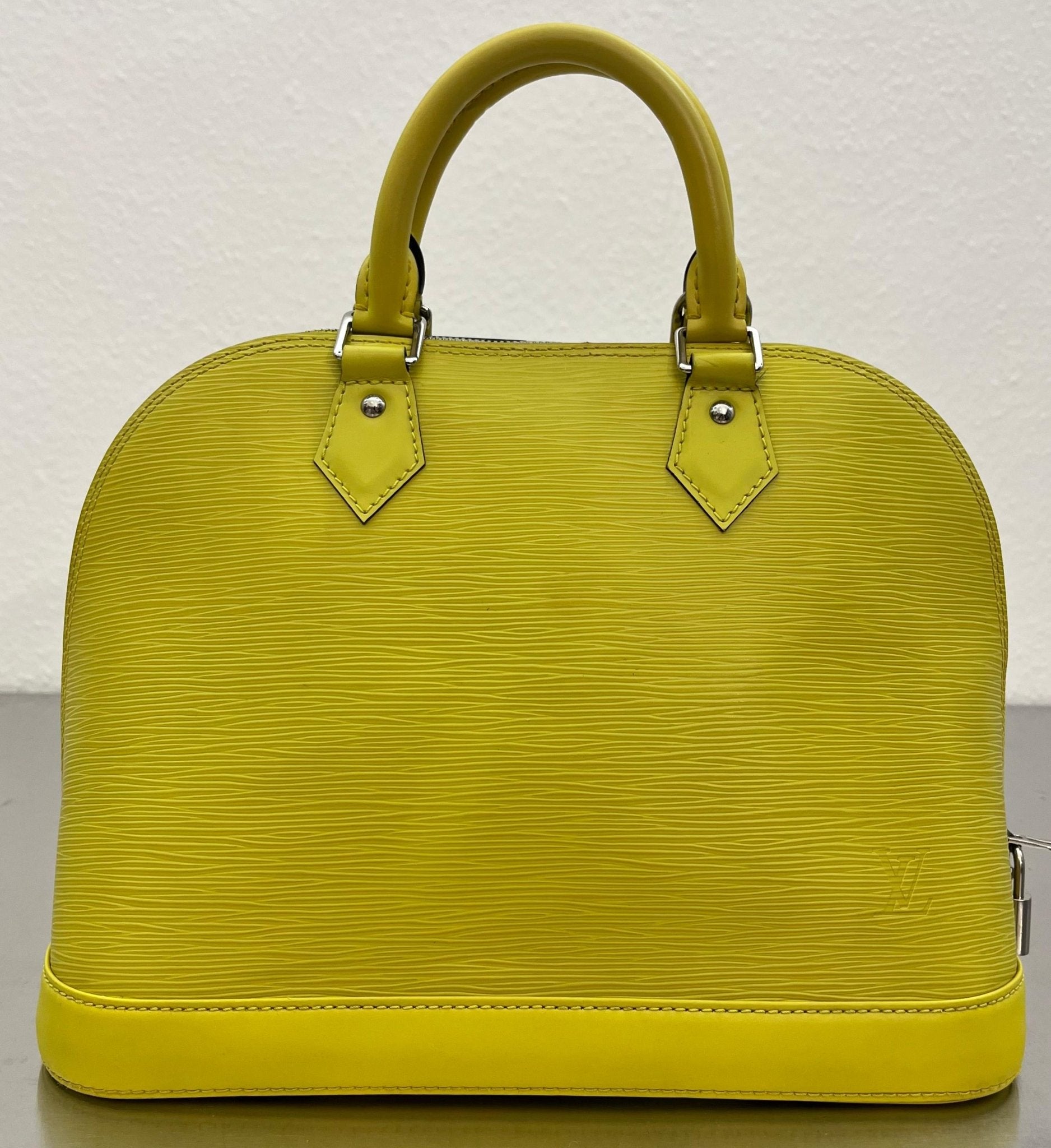 Louis Vuitton Alma PM Epi