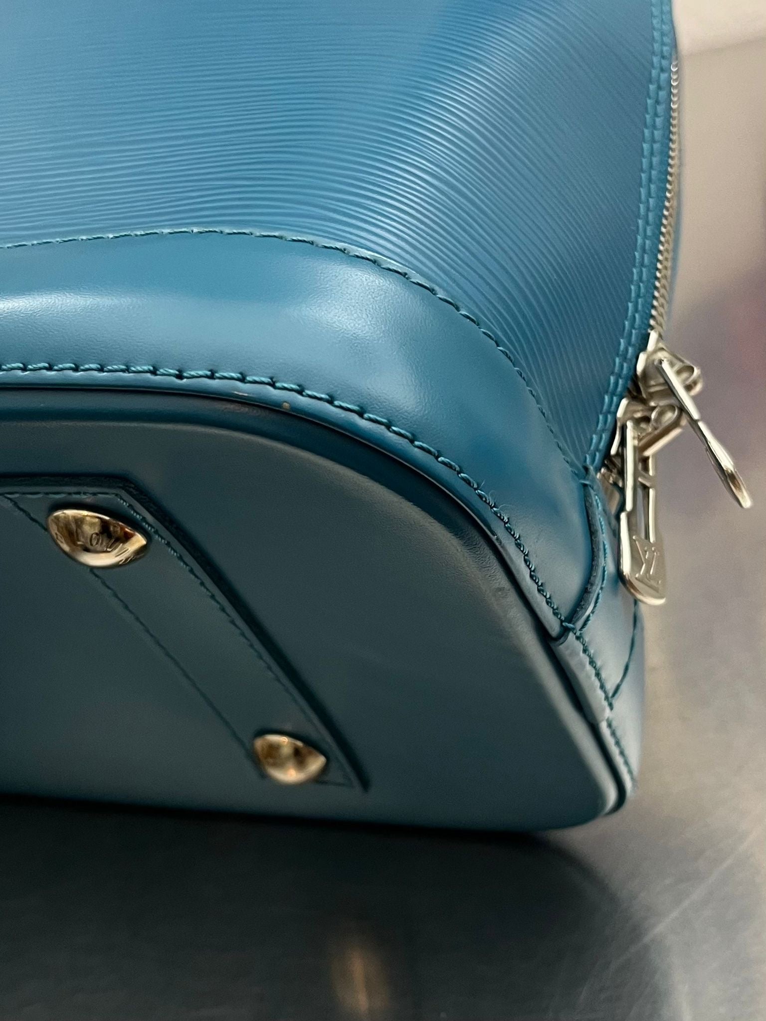 Louis Vuitton Alma PM Epi
