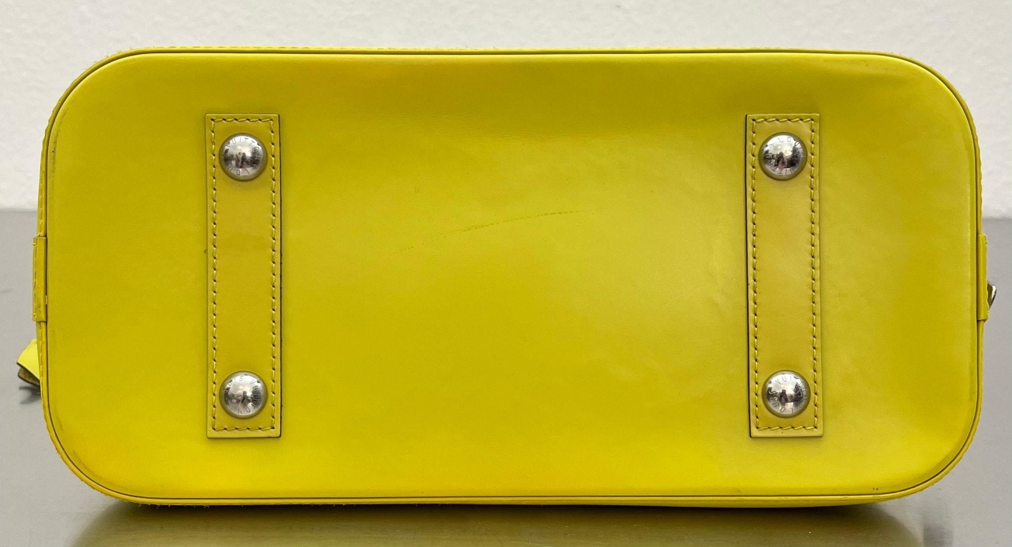 Louis Vuitton Alma PM Epi