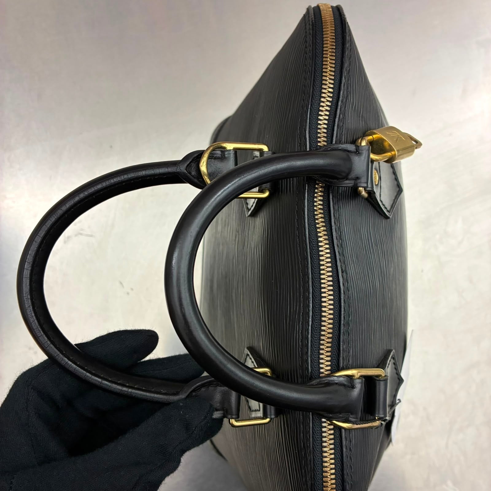 Louis Vuitton Alma PM Epi