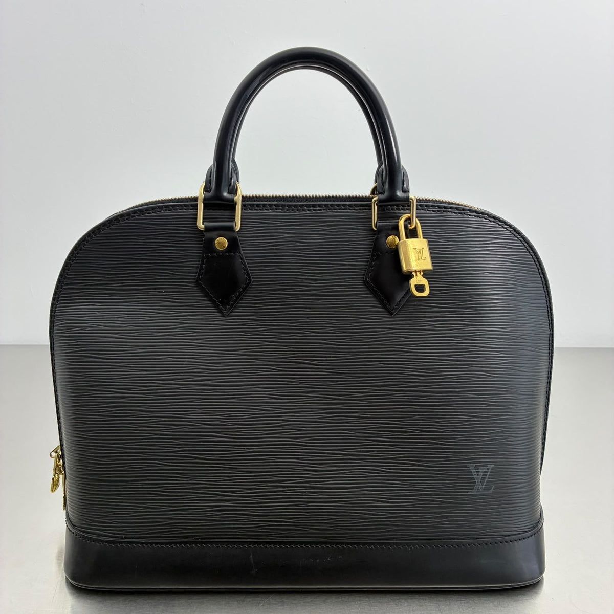 Louis Vuitton Alma PM Epi
