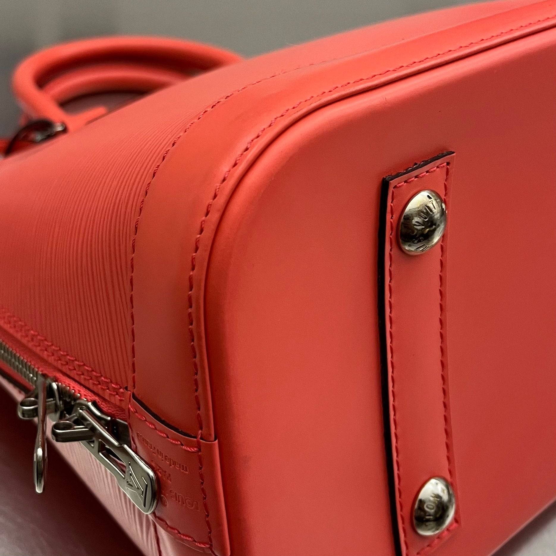 Louis Vuitton Alma PM in Epi