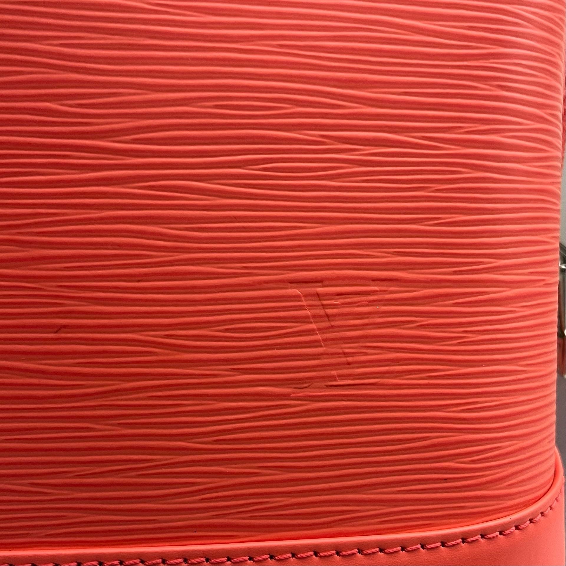 Louis Vuitton Alma PM in Epi
