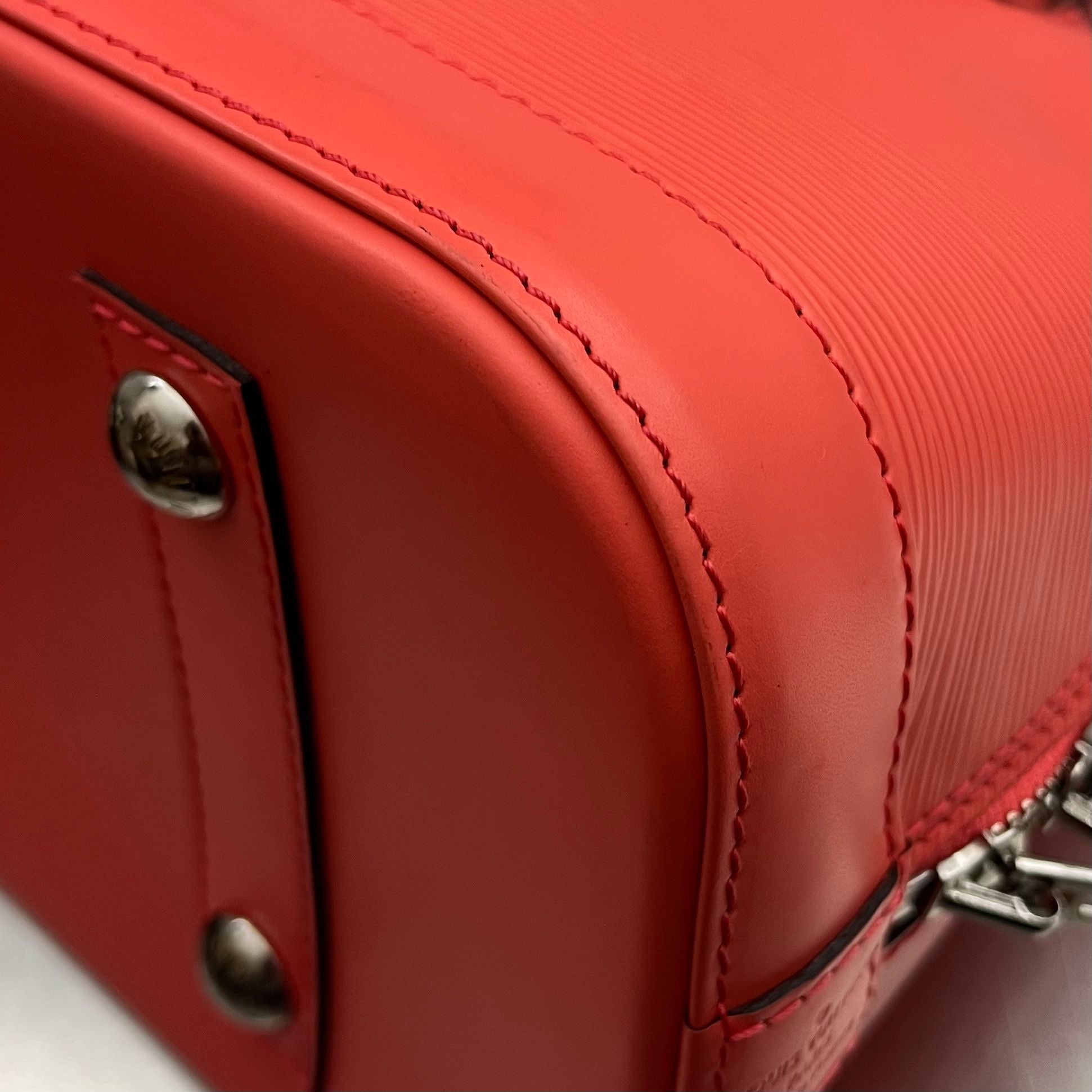 Louis Vuitton Alma PM in Epi