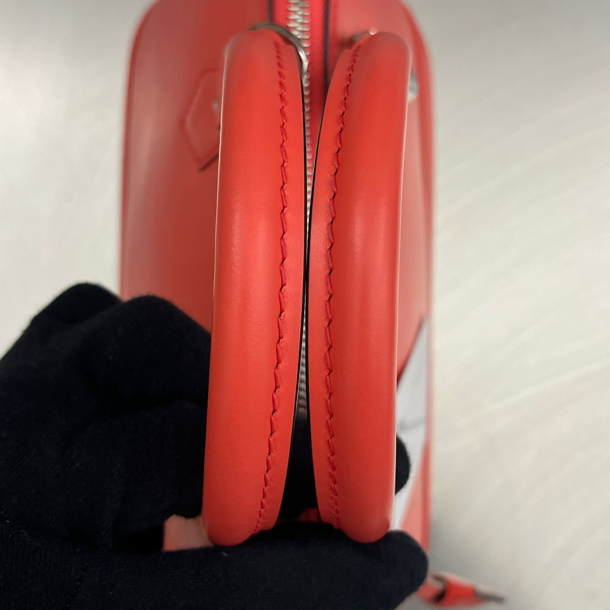 Louis Vuitton Alma PM in Epi