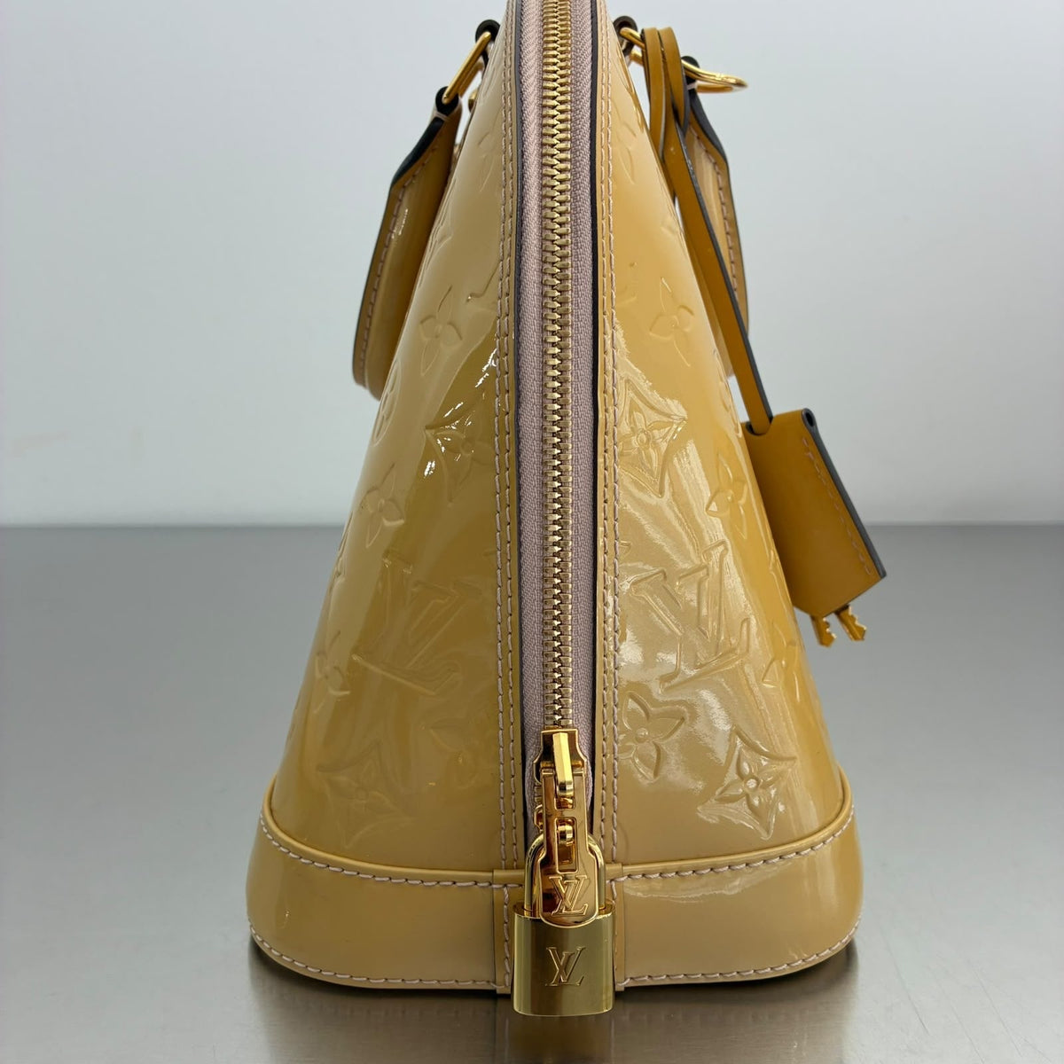 Louis Vuitton Alma PM Vernis