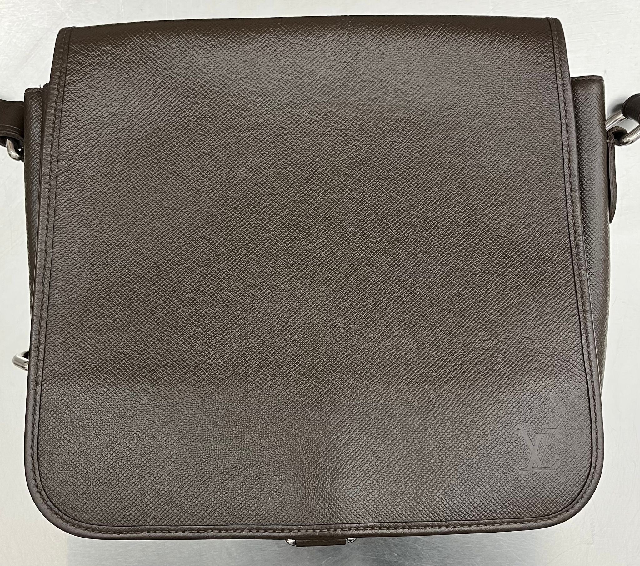 Louis Vuitton Andrei Taiga Messenger