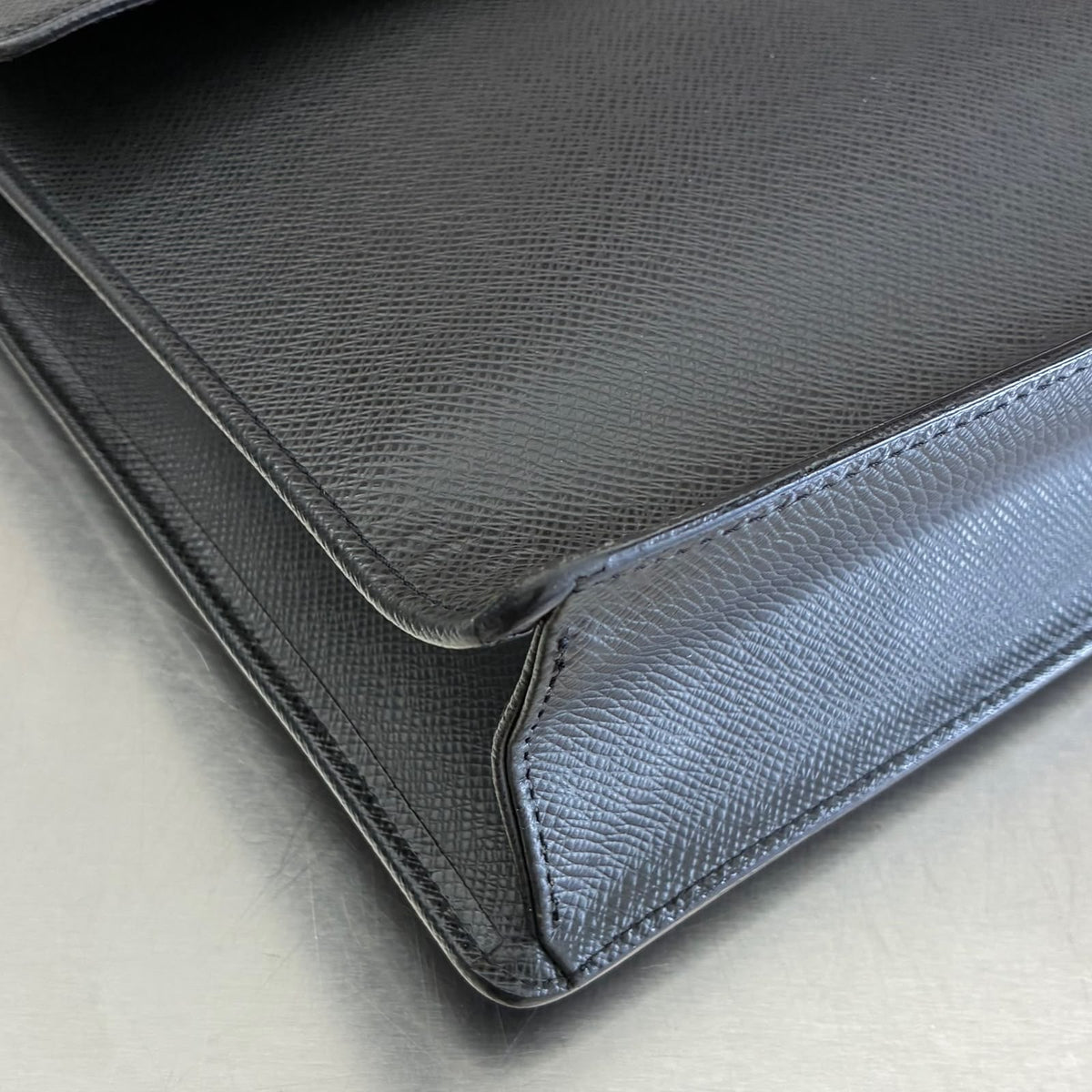 Louis Vuitton Angara Taiga