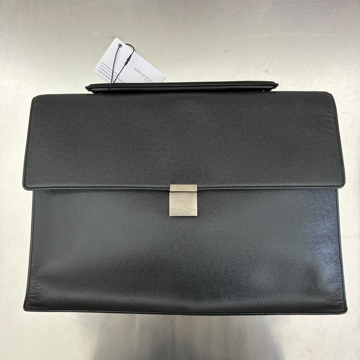 Louis Vuitton Angara Taiga