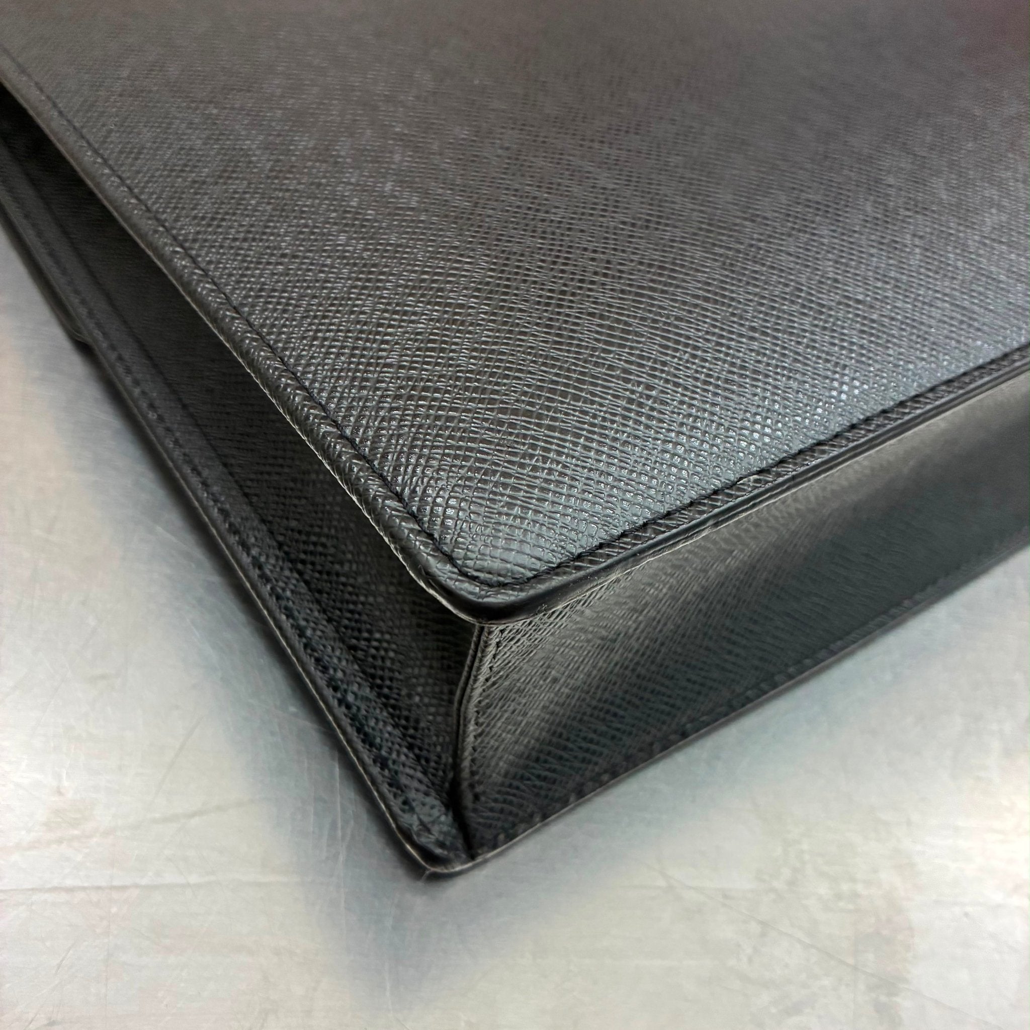 Louis Vuitton Angara Taiga