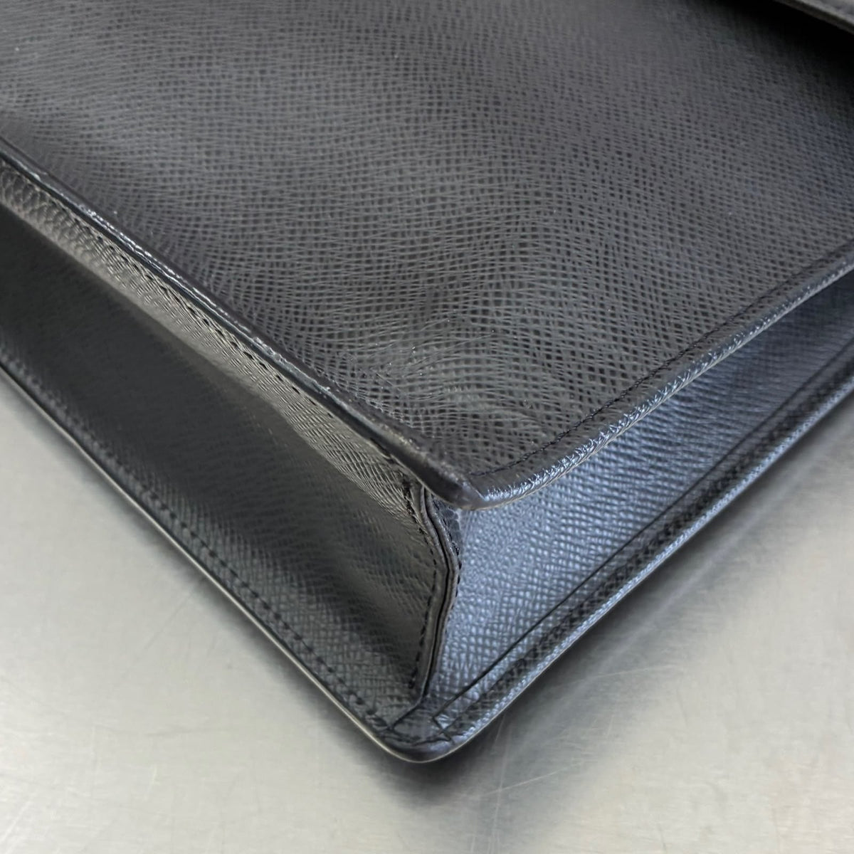 Louis Vuitton Angara Taiga