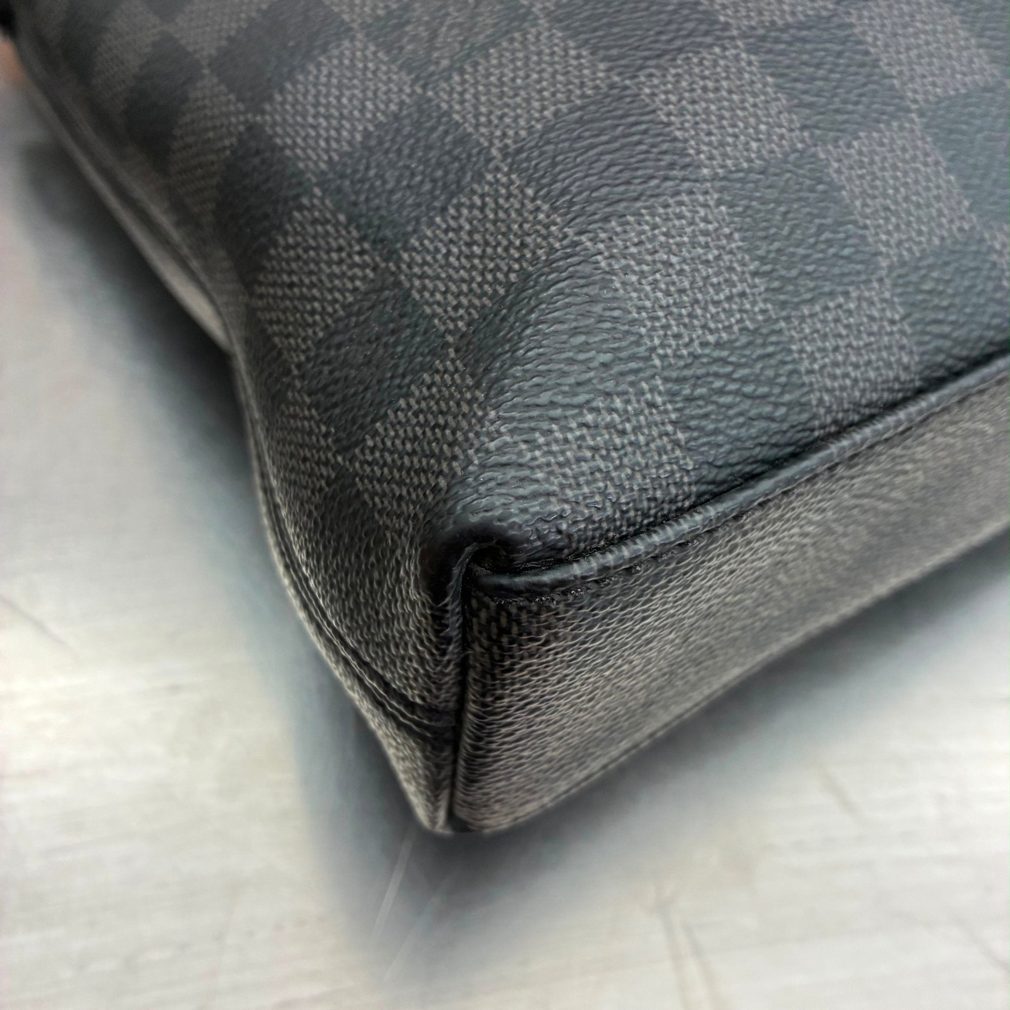 Louis Vuitton Anton Damier Graphite