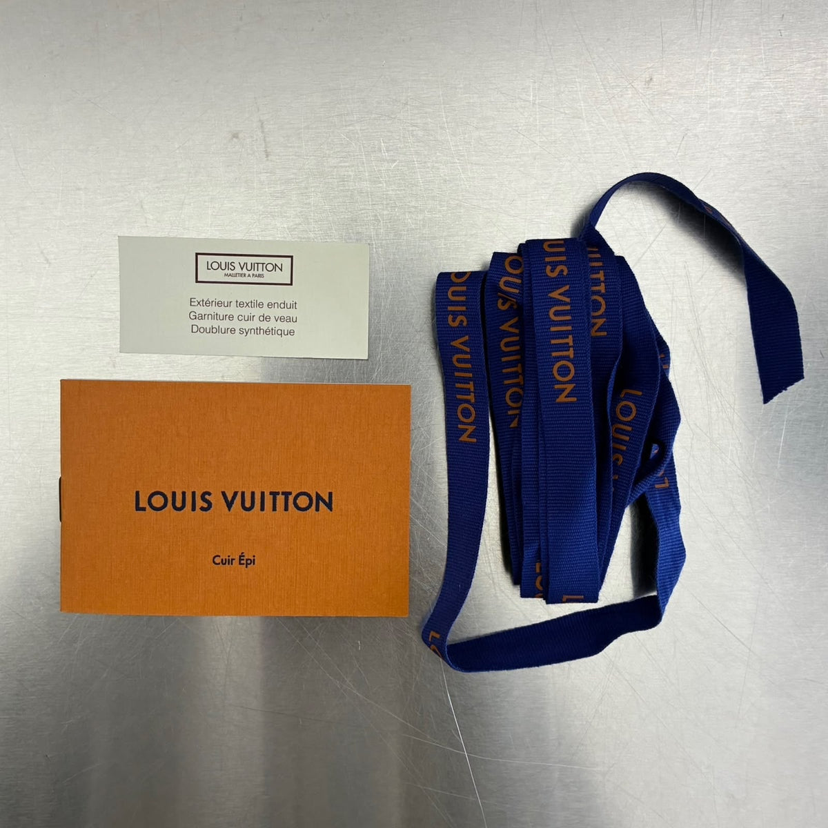 Louis Vuitton Anton Taiga